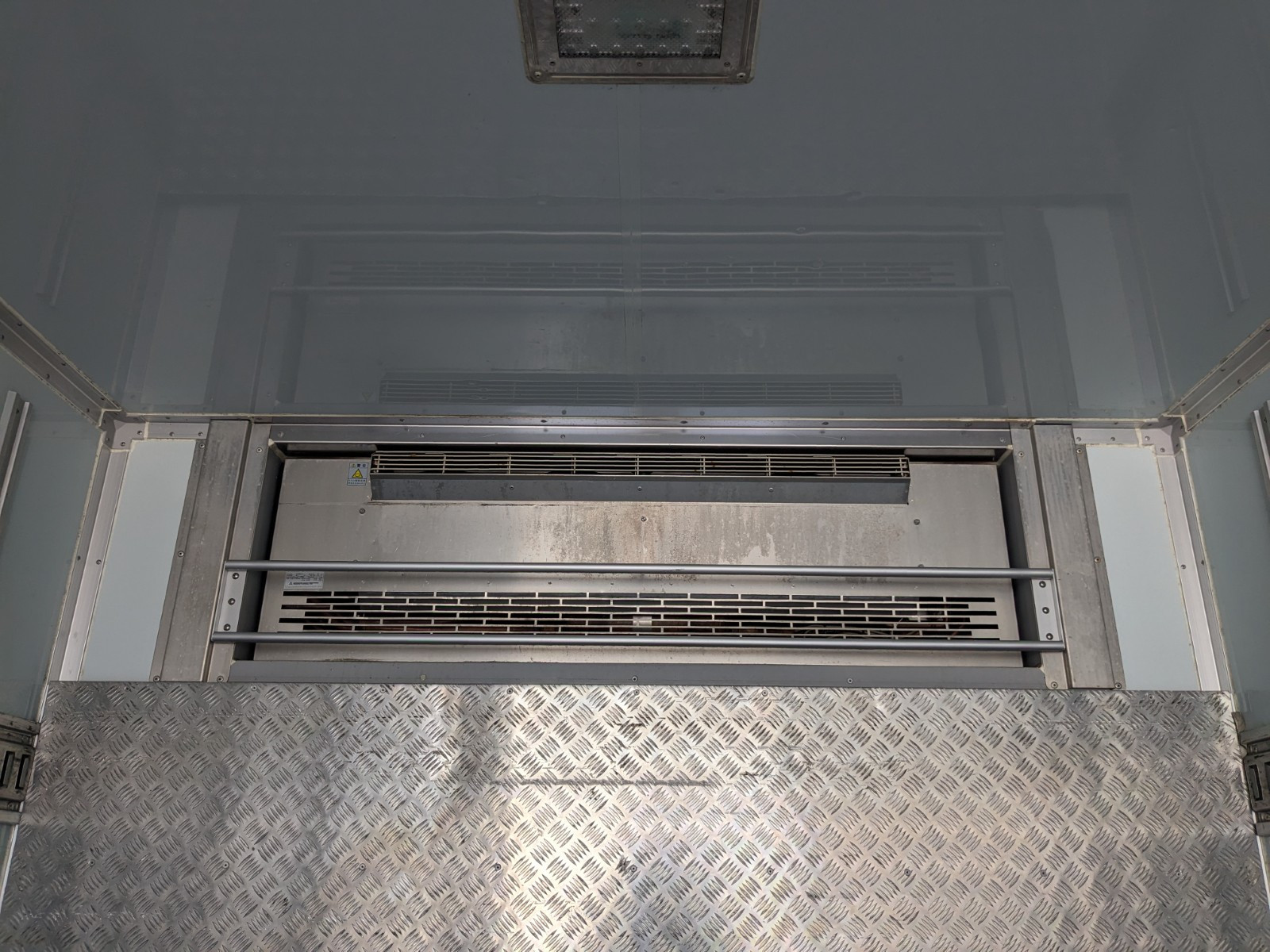 いすゞ フォワード TKG-FRR90S2(2WD)の写真17