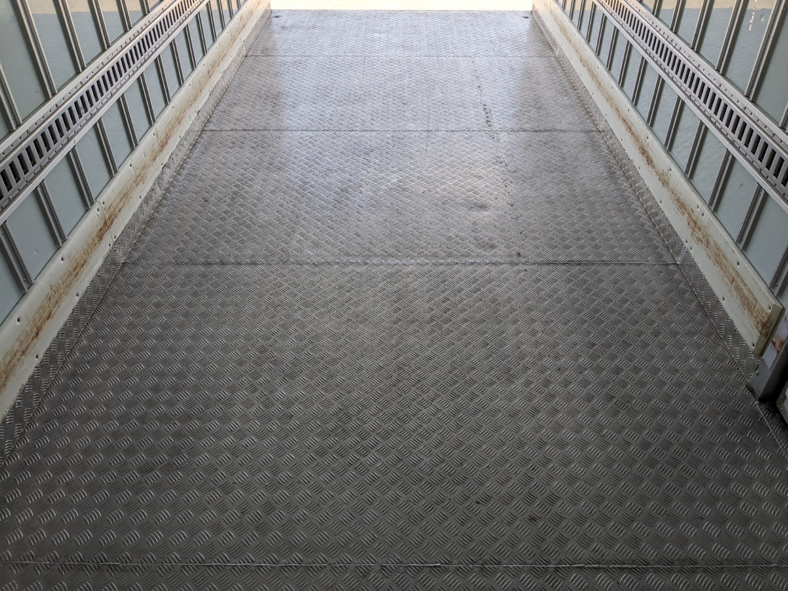 いすゞ フォワード TKG-FRR90S2(2WD)の写真20