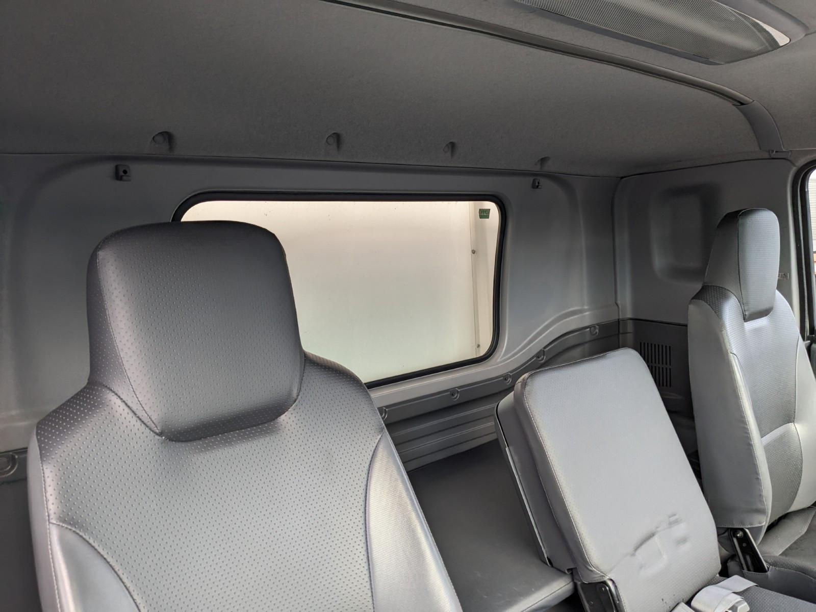 いすゞ フォワード TKG-FRR90S2(2WD)の写真41