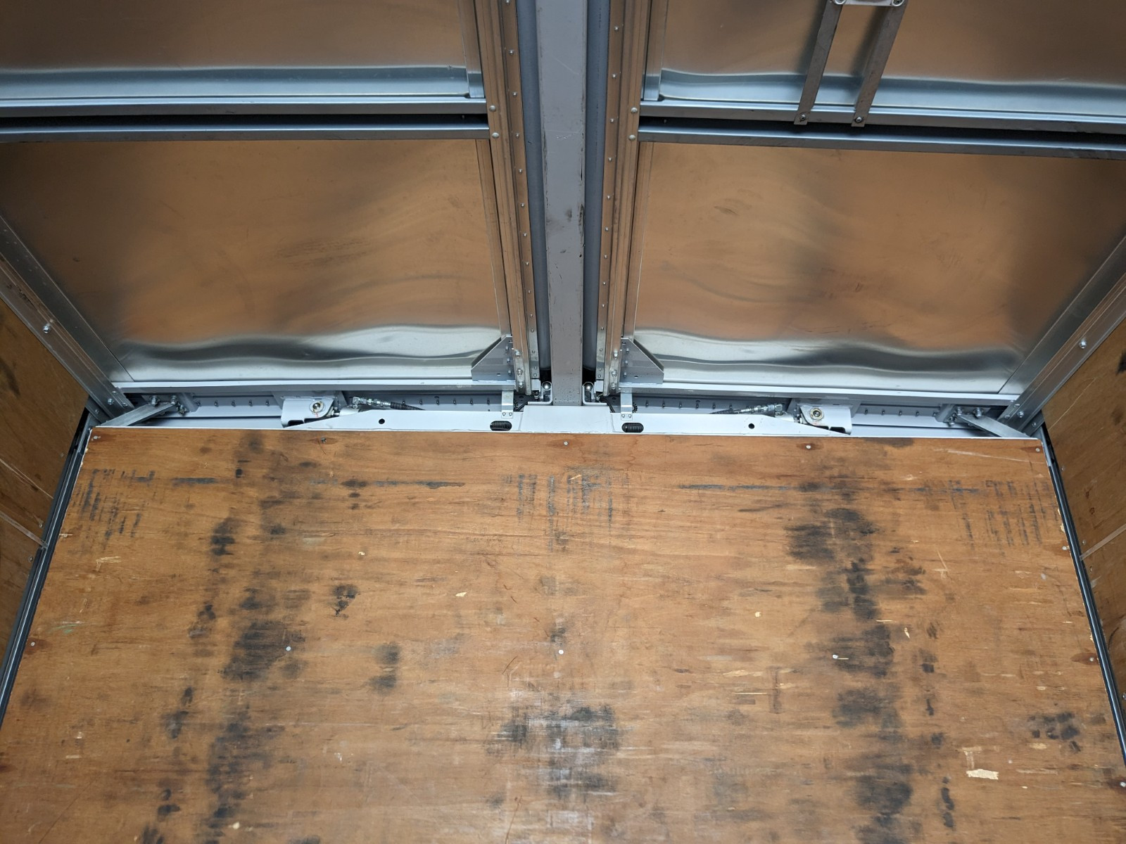 三菱 ファイター 2KG-FK61F(2WD)の写真17