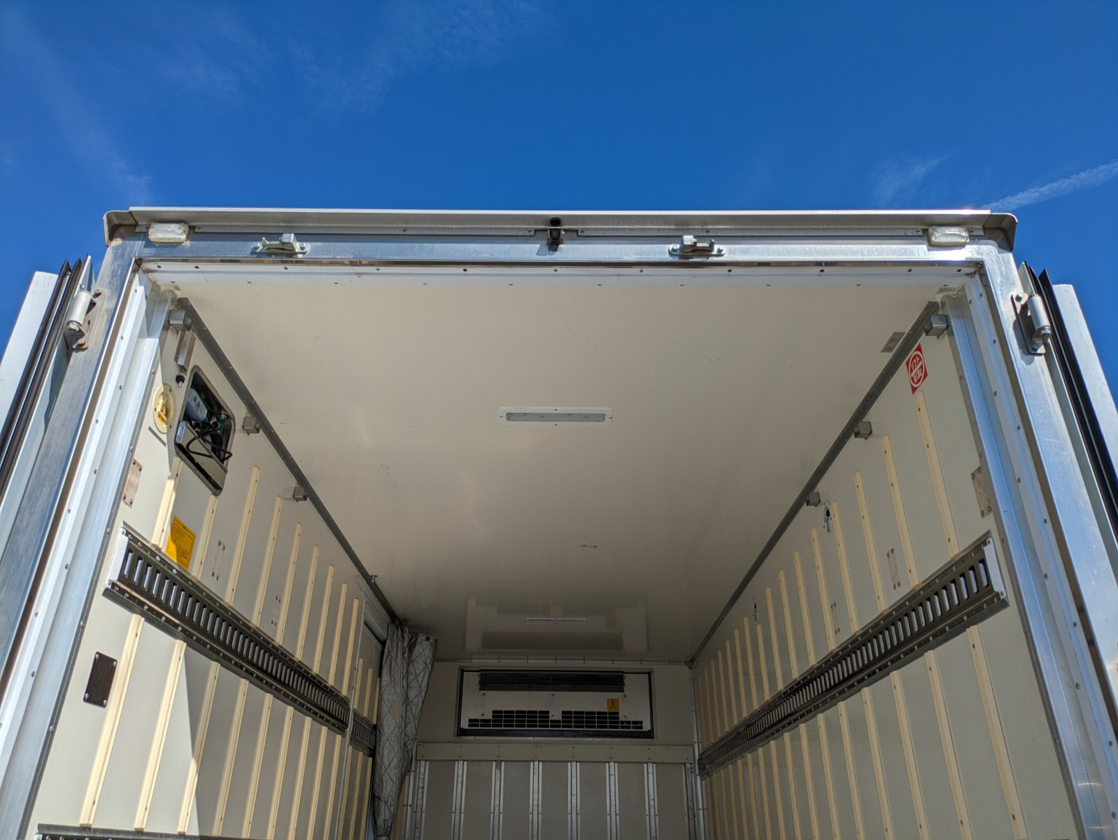 いすゞ エルフ TPG-NPR85AN(2WD)の写真12