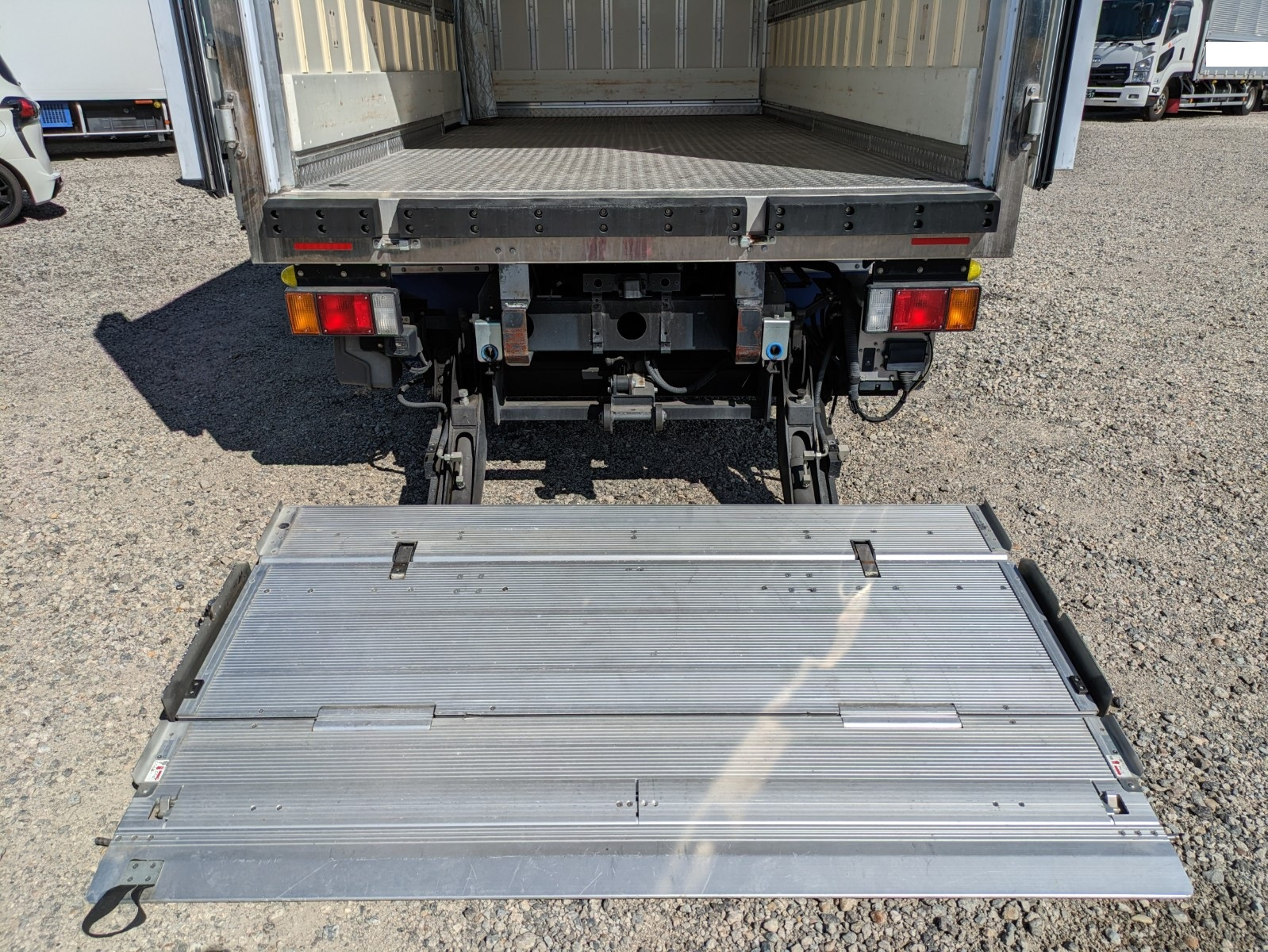 いすゞ エルフ TPG-NPR85AN(2WD)の写真14