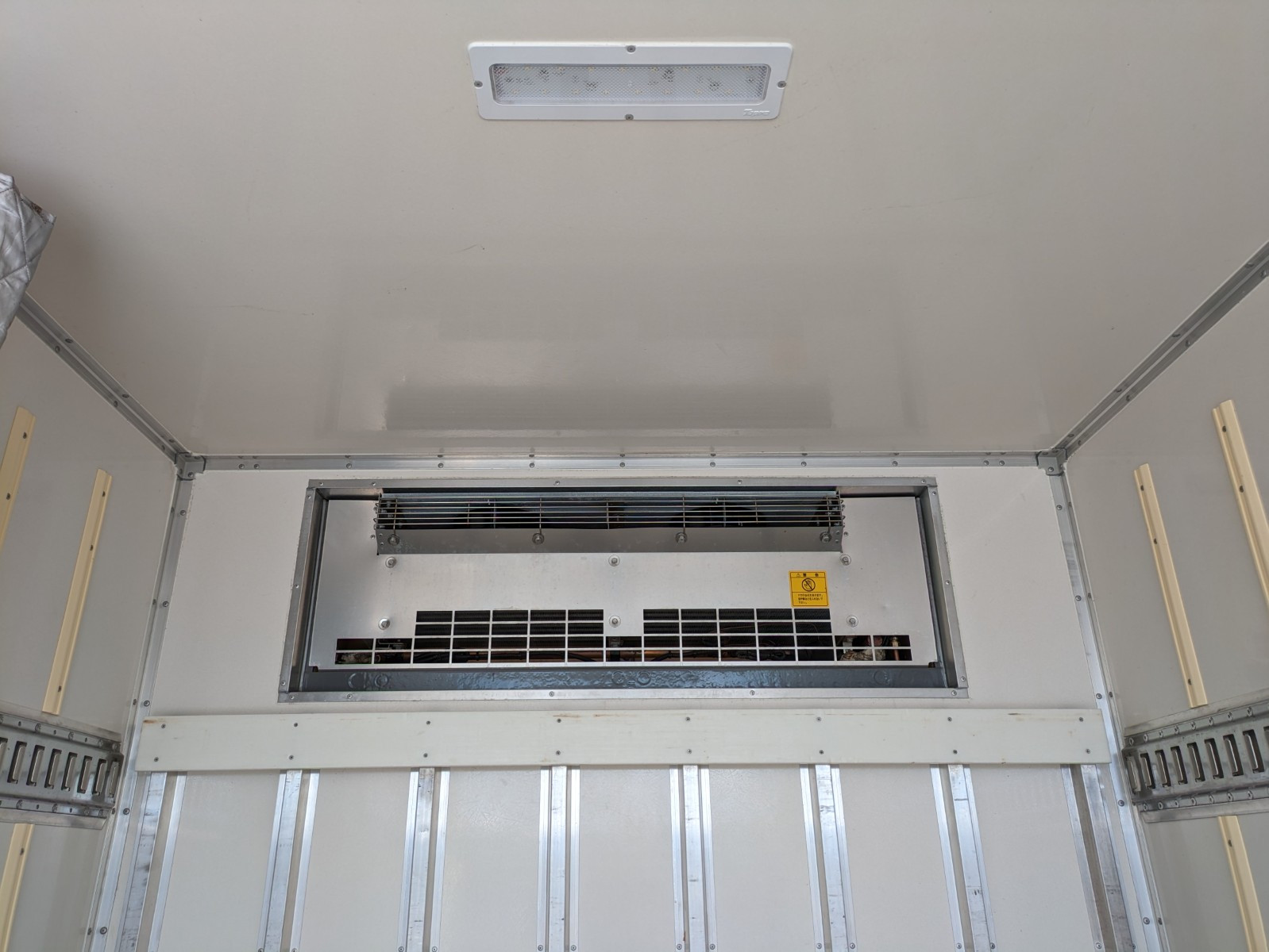 いすゞ エルフ TPG-NPR85AN(2WD)の写真17