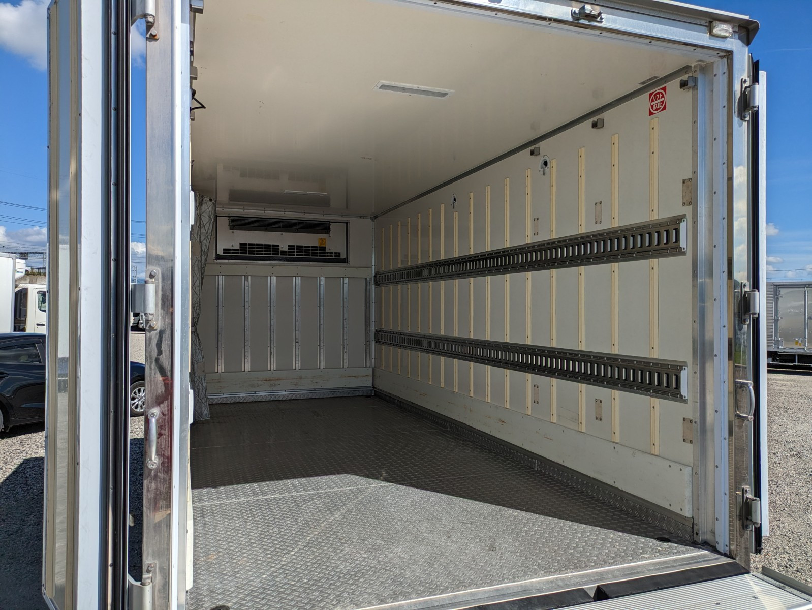 いすゞ エルフ TPG-NPR85AN(2WD)の写真19