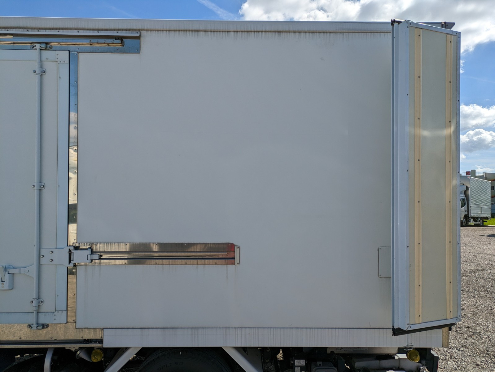 いすゞ エルフ TPG-NPR85AN(2WD)の写真21