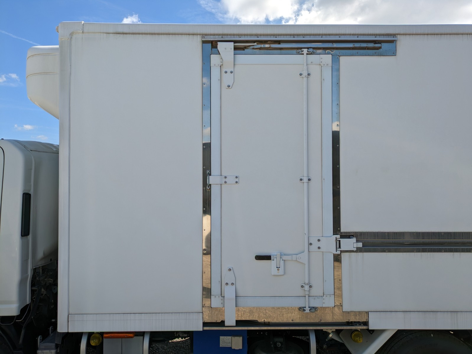 いすゞ エルフ TPG-NPR85AN(2WD)の写真28