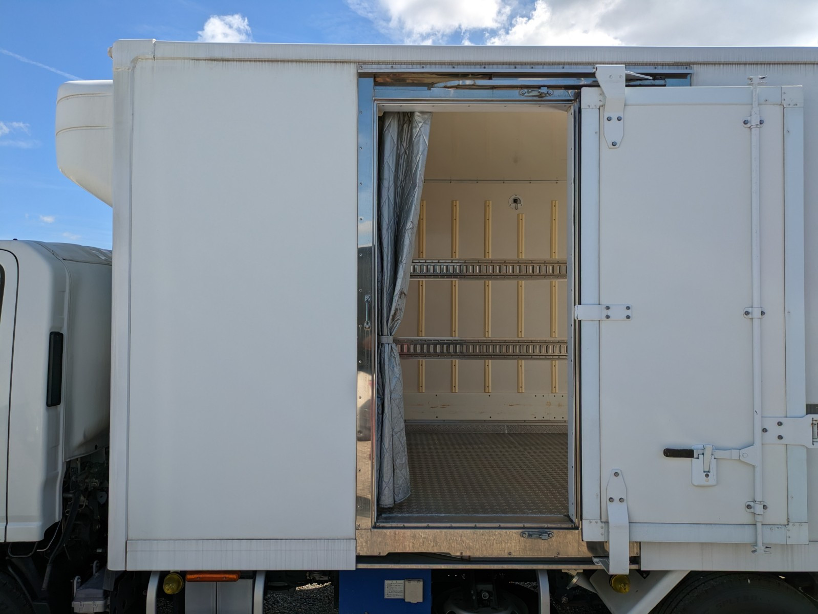 いすゞ エルフ TPG-NPR85AN(2WD)の写真29