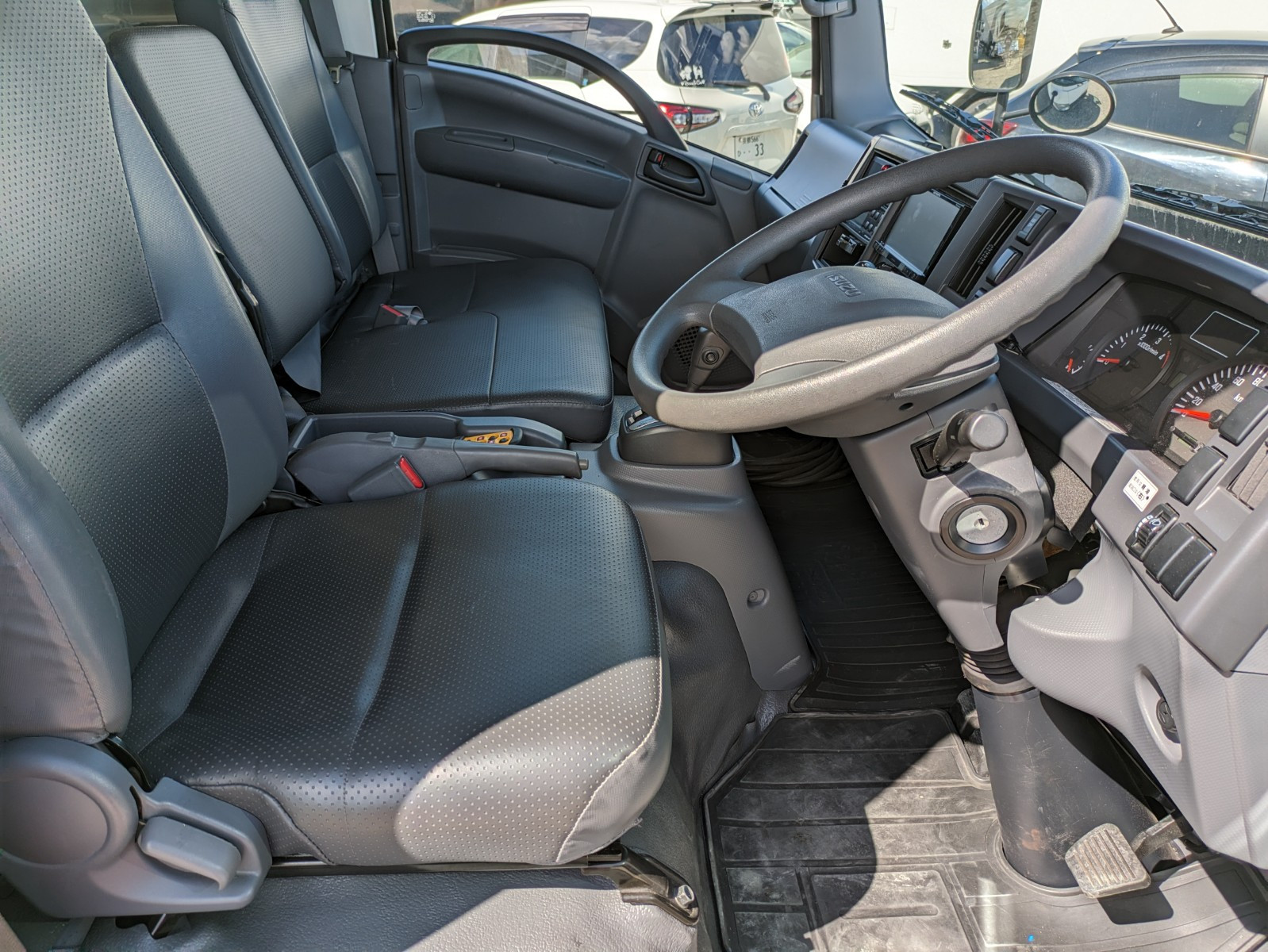 いすゞ エルフ TPG-NPR85AN(2WD)の写真38