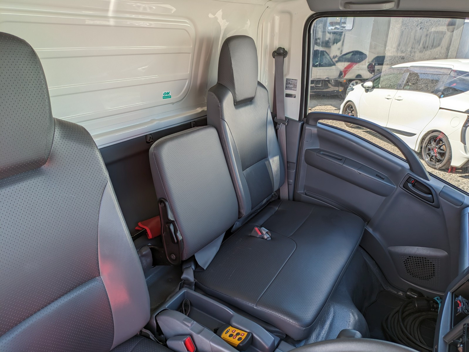 いすゞ エルフ TPG-NPR85AN(2WD)の写真40