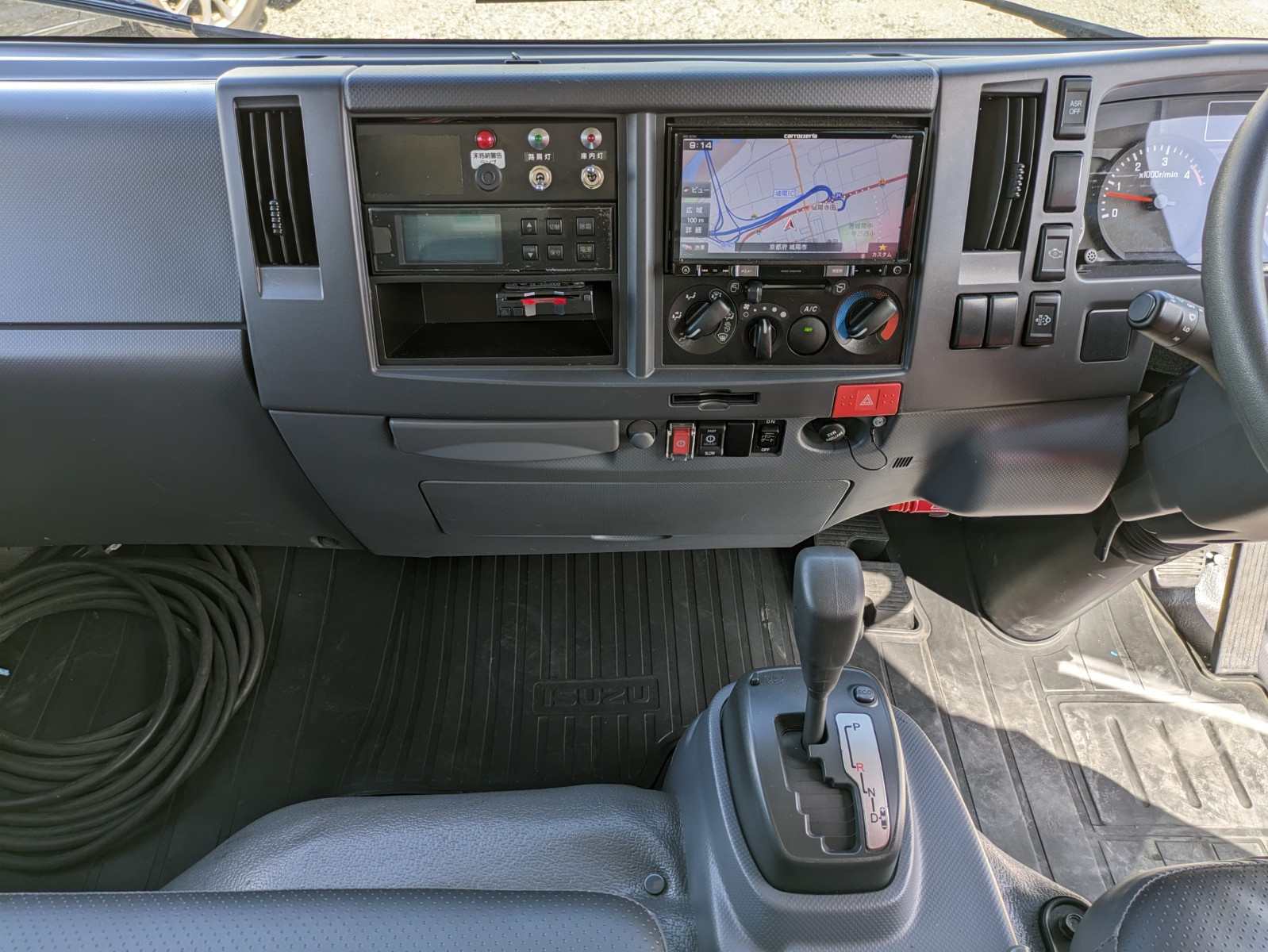 いすゞ エルフ TPG-NPR85AN(2WD)の写真41