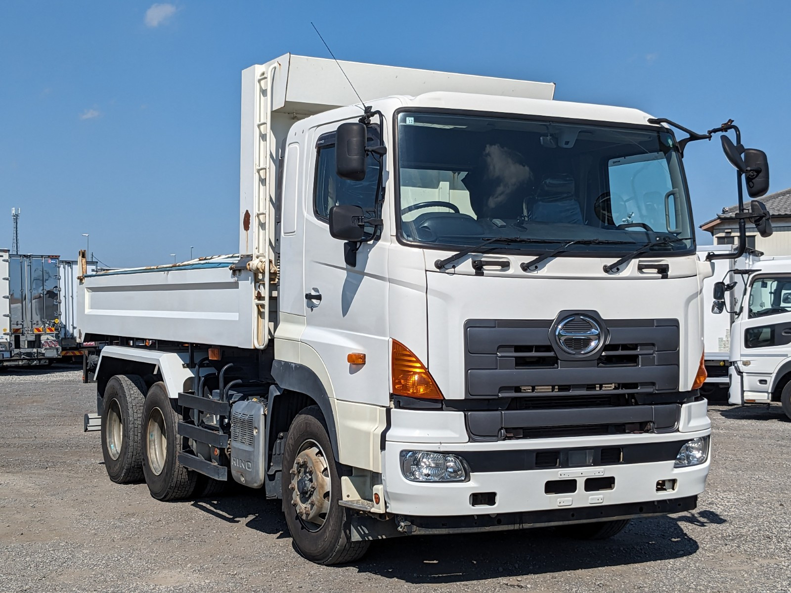 日野 プロフィア QPG-FS1AKDA(6x4)の写真3