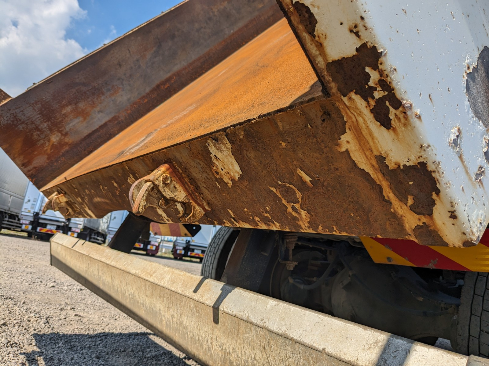 日野 プロフィア QPG-FS1AKDA(6x4)の写真10