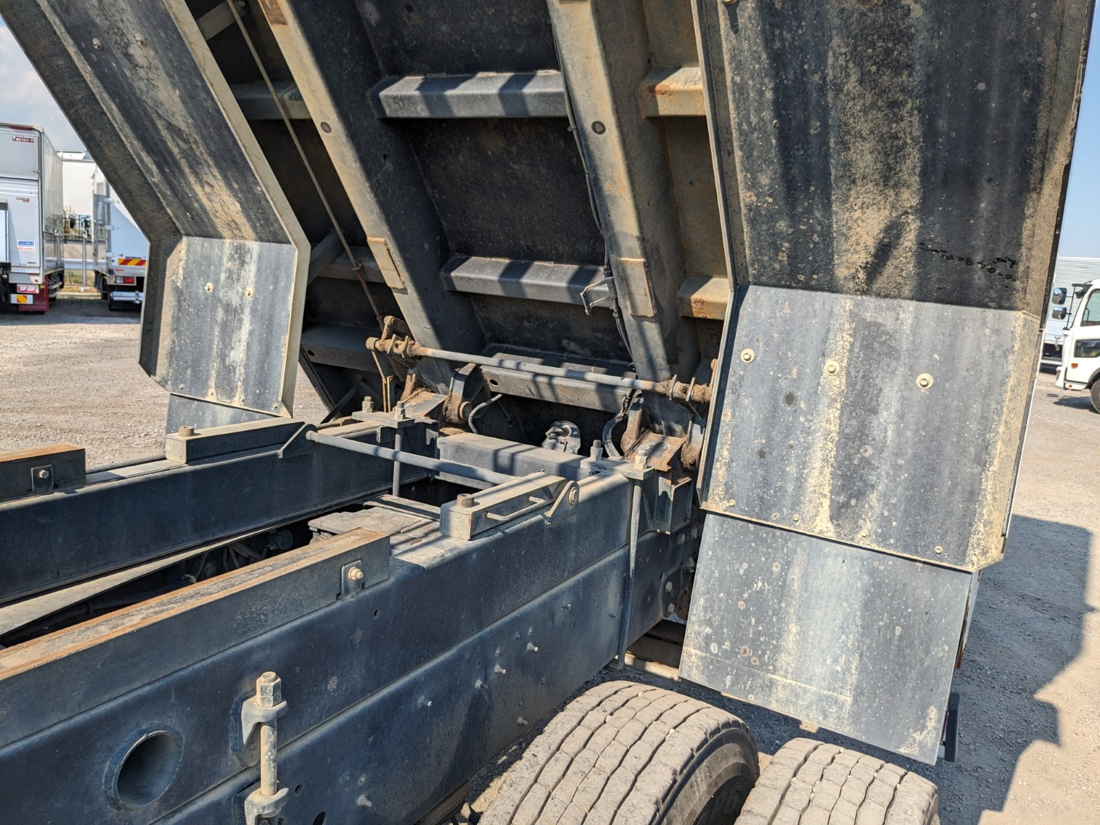 日野 プロフィア QPG-FS1AKDA(6x4)の写真29