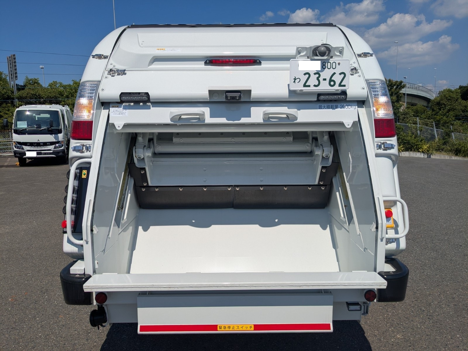 三菱 キャンター 2RG-FEAV0(2WD)の写真9