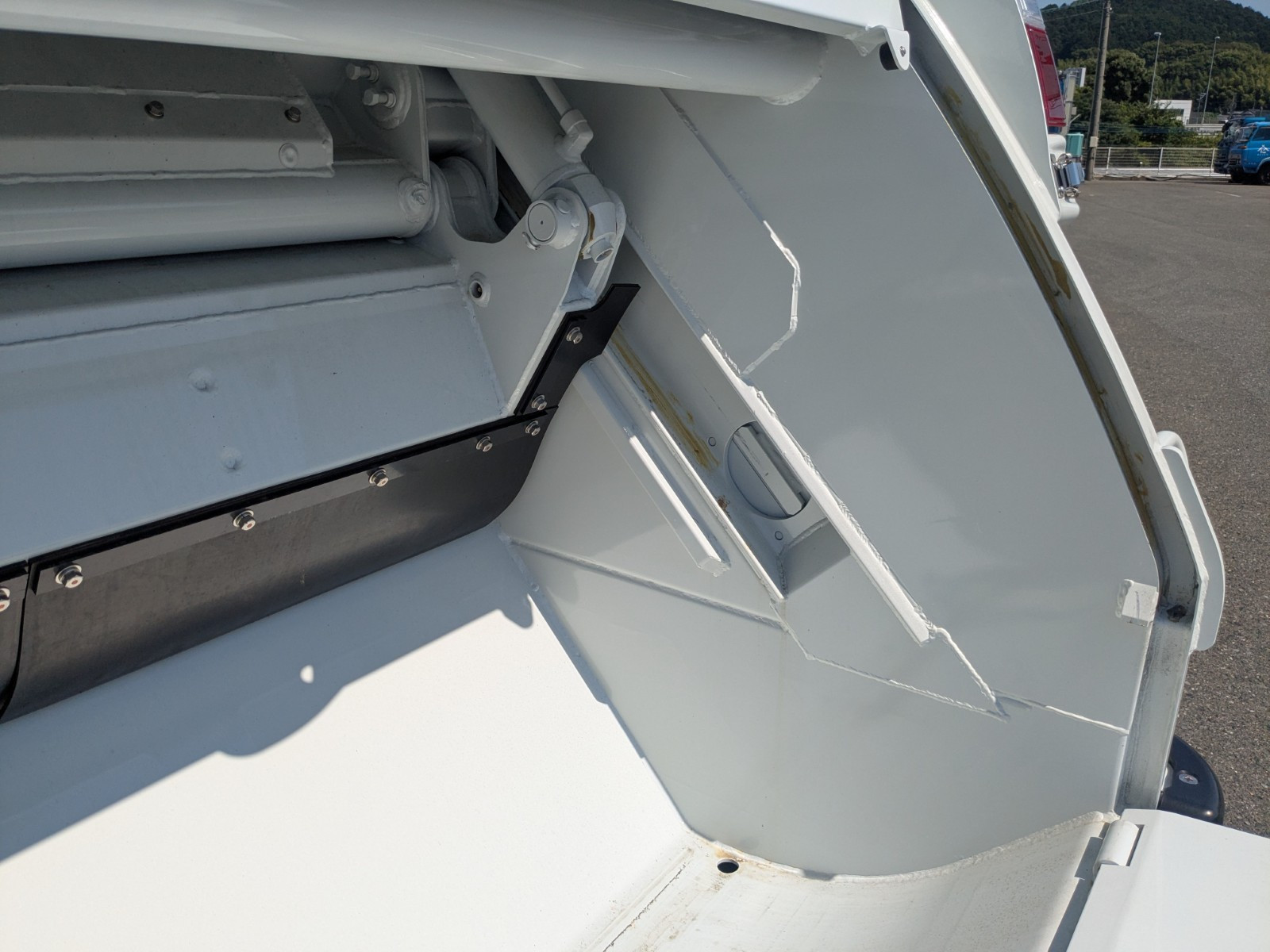 三菱 キャンター 2RG-FEAV0(2WD)の写真13