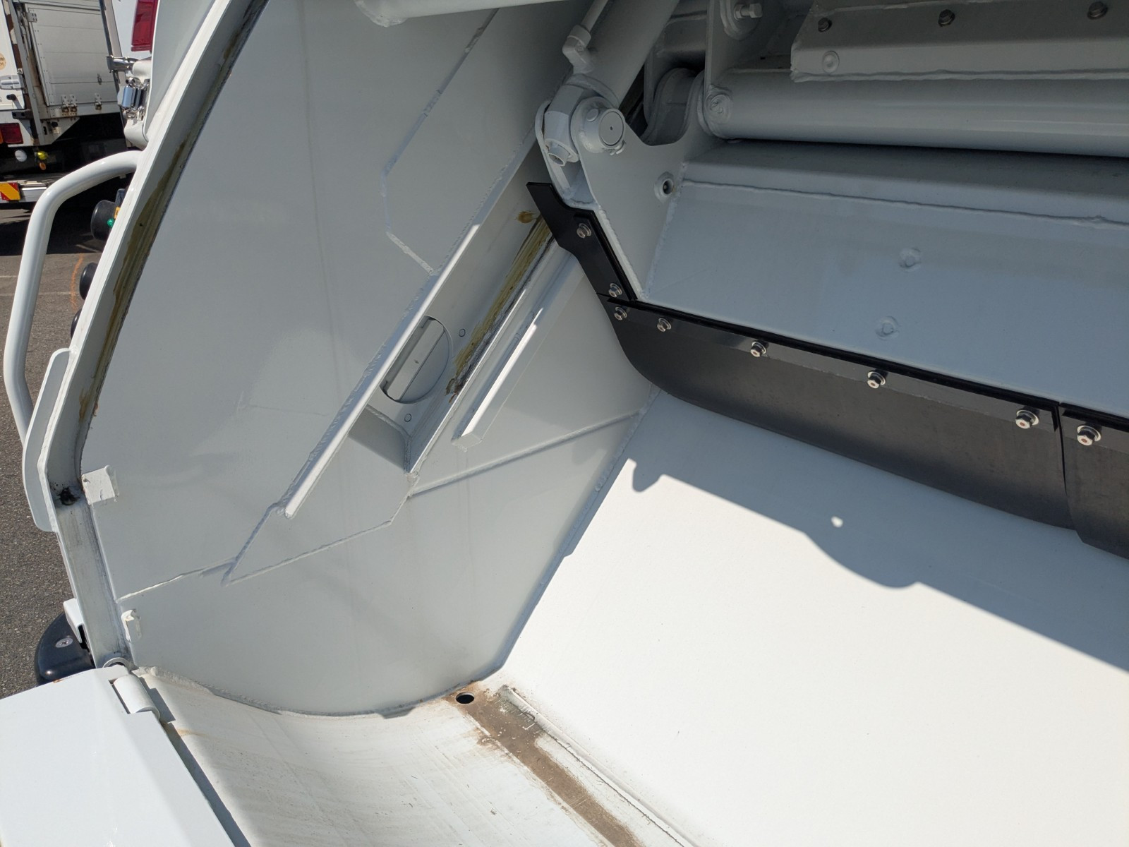 三菱 キャンター 2RG-FEAV0(2WD)の写真14