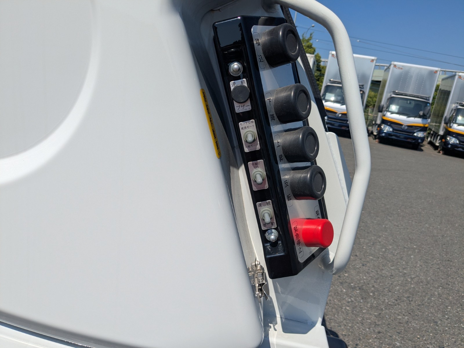 三菱 キャンター 2RG-FEAV0(2WD)の写真29