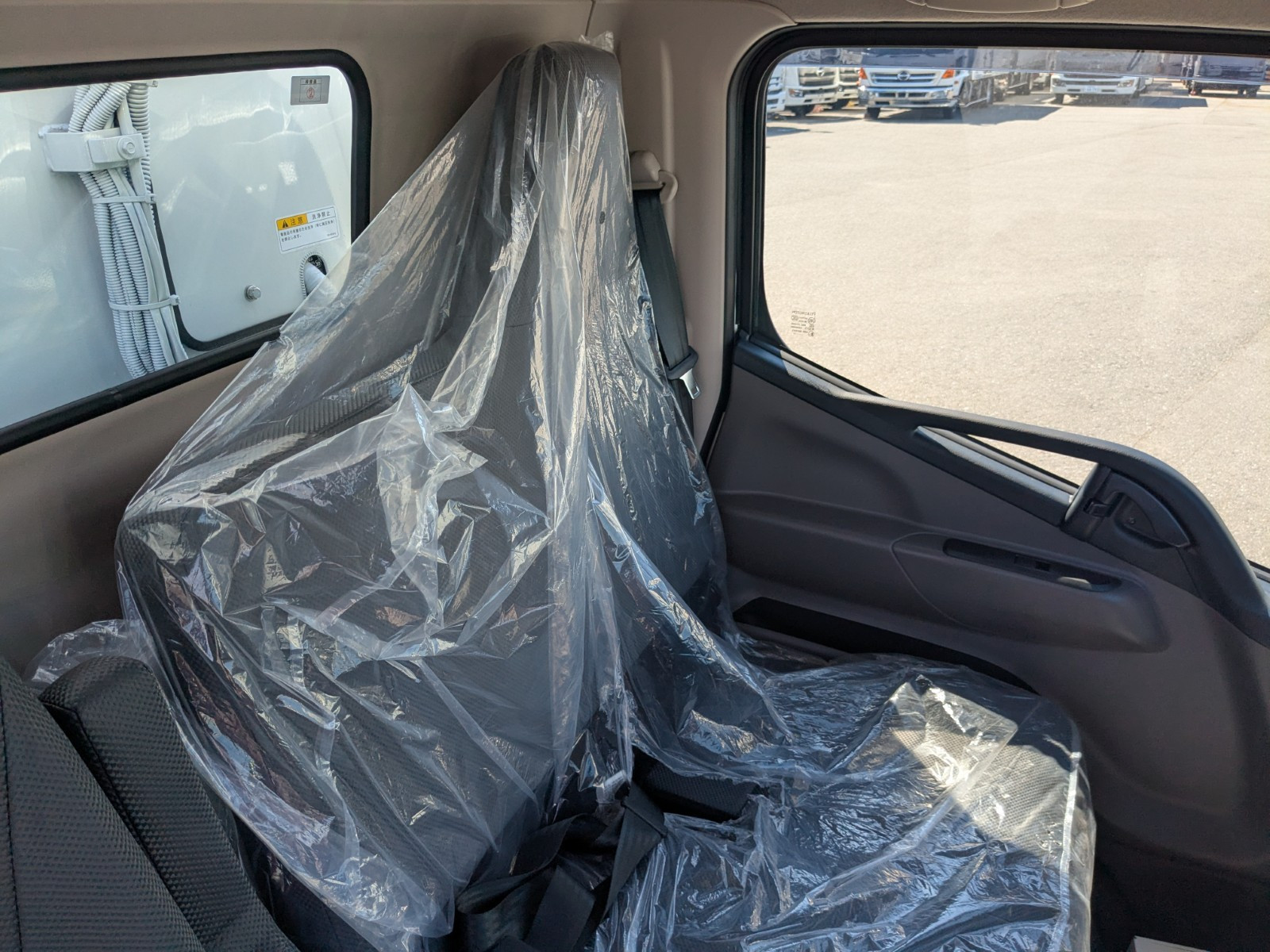 三菱 キャンター 2RG-FEAV0(2WD)の写真36