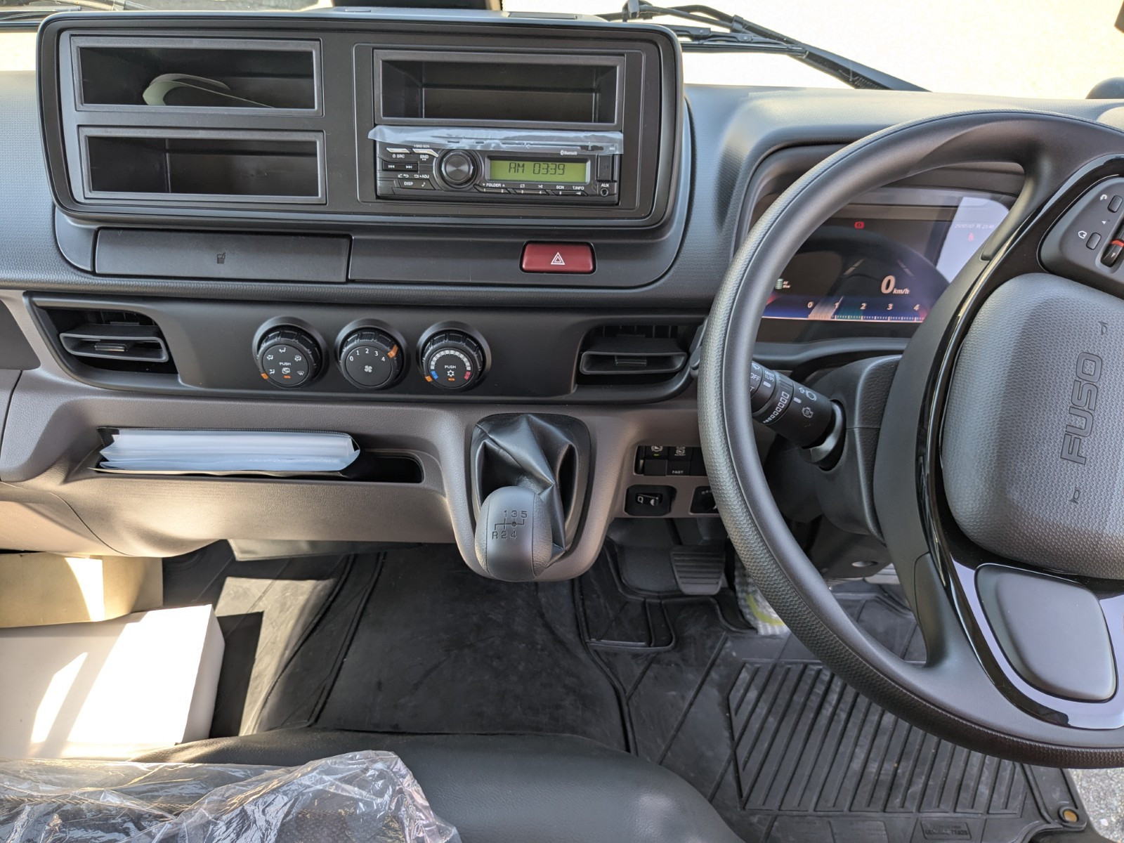 三菱 キャンター 2RG-FEAV0(2WD)の写真37