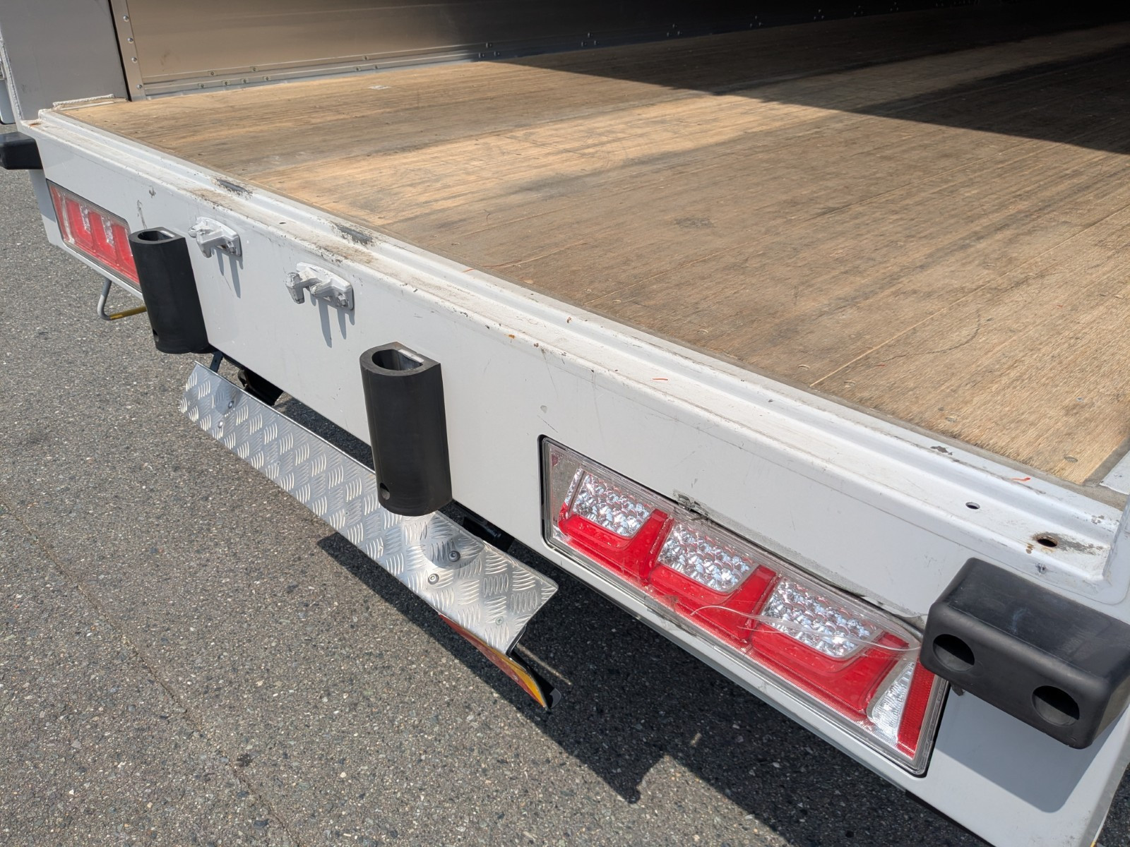 いすゞ ギガ 2PG-CYJ77D(8x4)の写真12