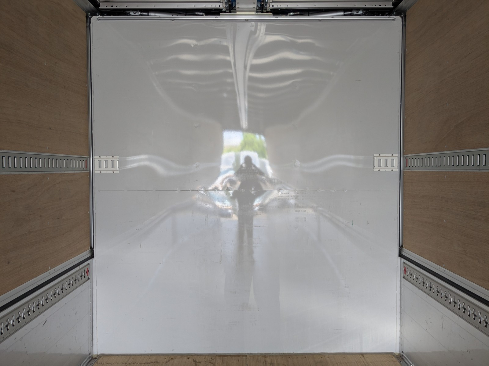 いすゞ ギガ 2PG-CYJ77D(8x4)の写真18