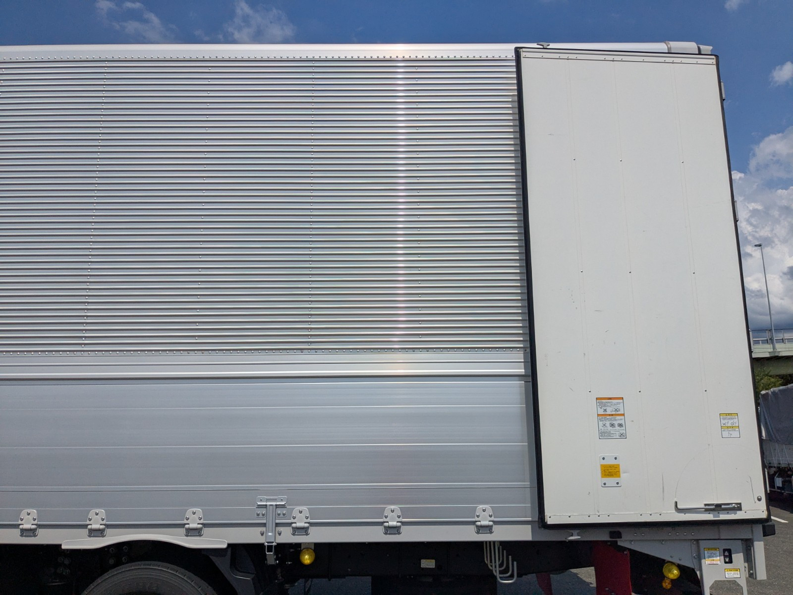 いすゞ ギガ 2PG-CYJ77D(8x4)の写真21