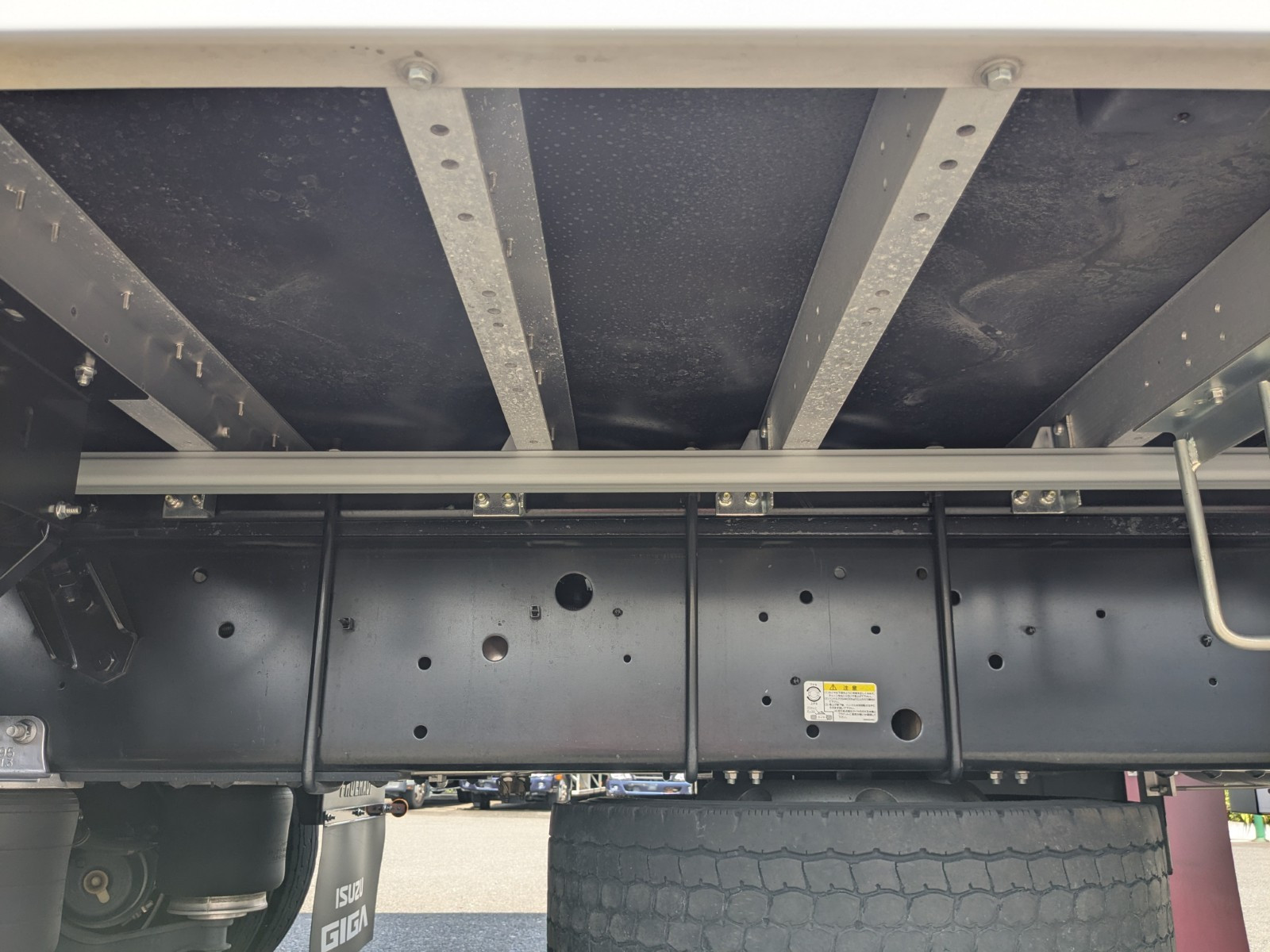 いすゞ ギガ 2PG-CYJ77D(8x4)の写真23