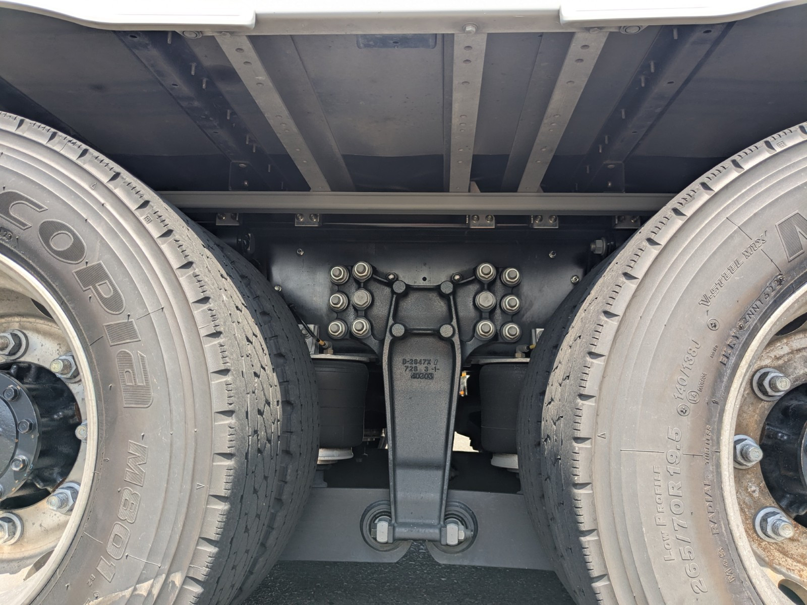 いすゞ ギガ 2PG-CYJ77D(8x4)の写真24