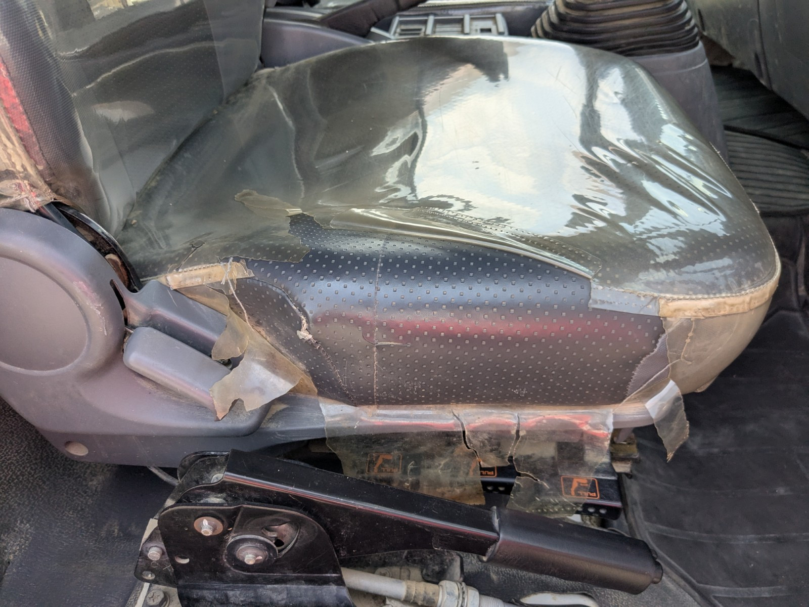 UD コンドル 2PG-BRR90S2(2WD)の写真30