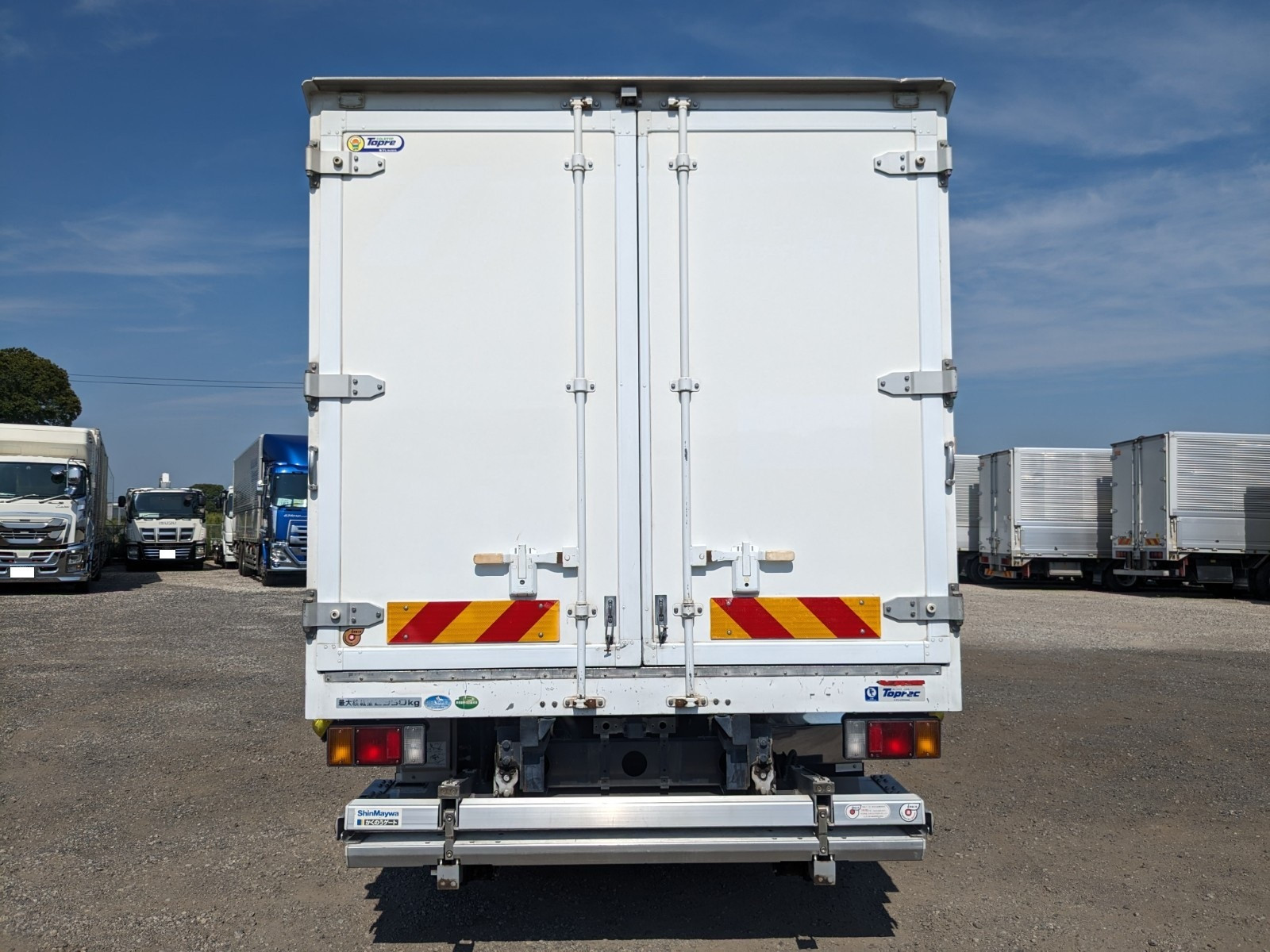 いすゞ エルフ TPG-NPR85AN(2WD)の写真6