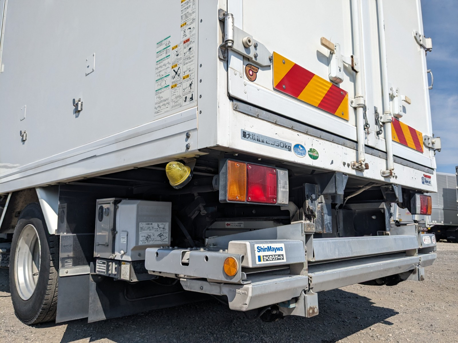 いすゞ エルフ TPG-NPR85AN(2WD)の写真8