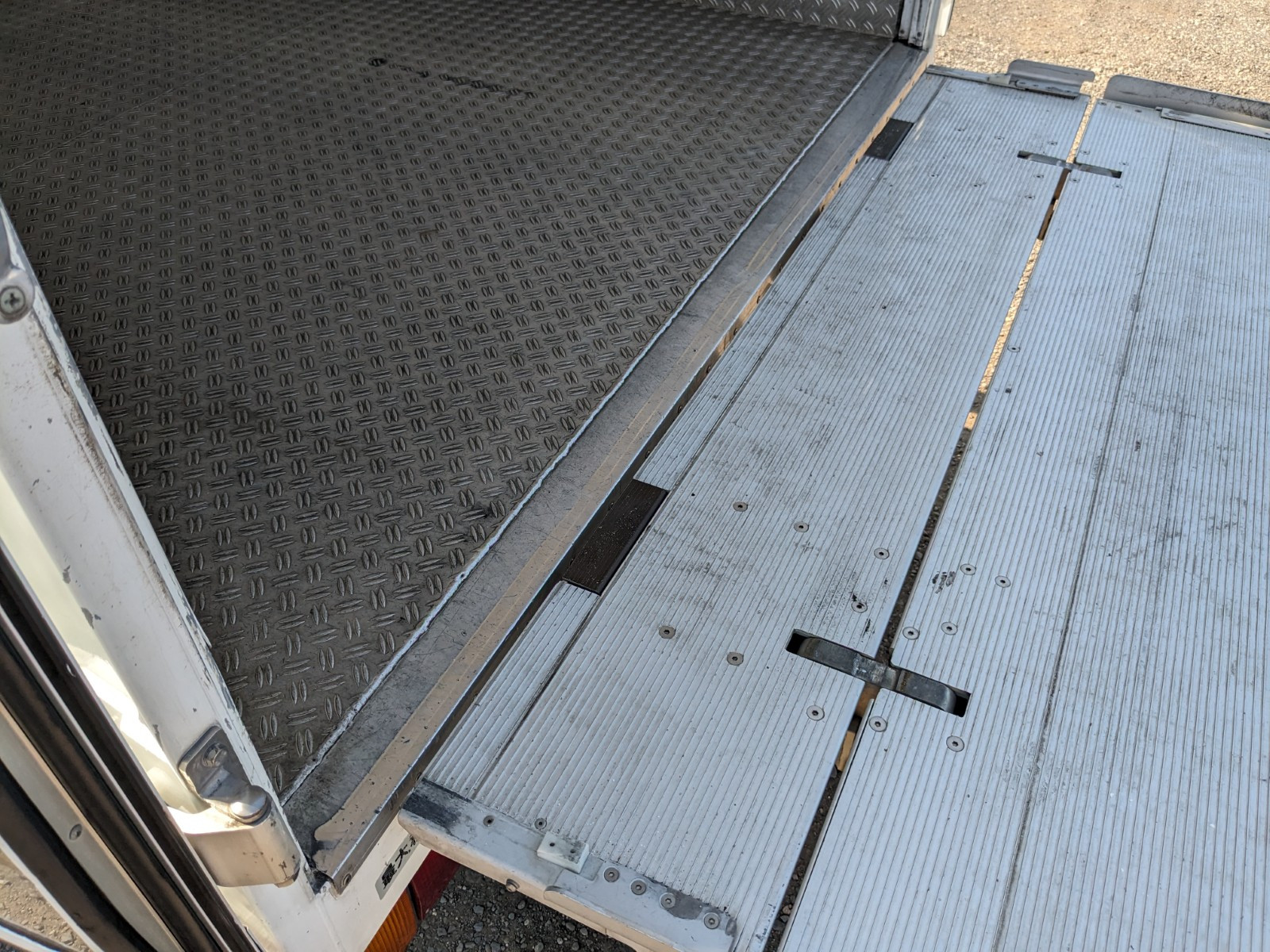 いすゞ エルフ TPG-NPR85AN(2WD)の写真13