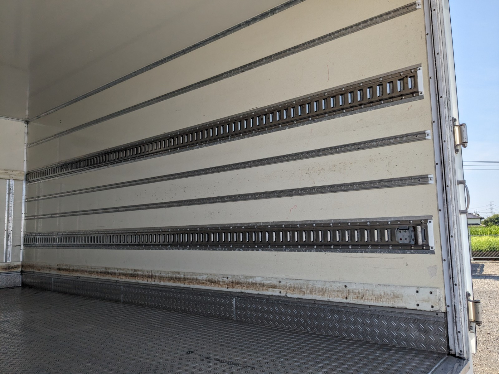 いすゞ エルフ TPG-NPR85AN(2WD)の写真22