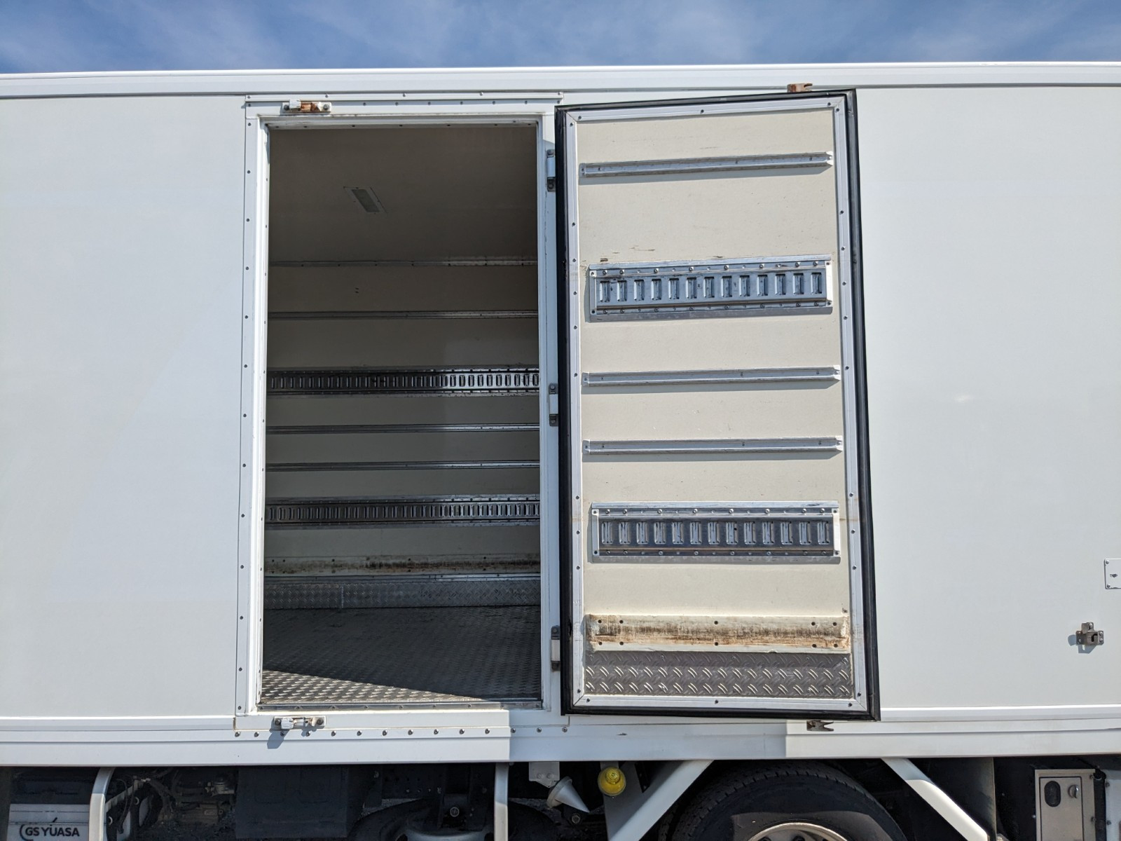 いすゞ エルフ TPG-NPR85AN(2WD)の写真30