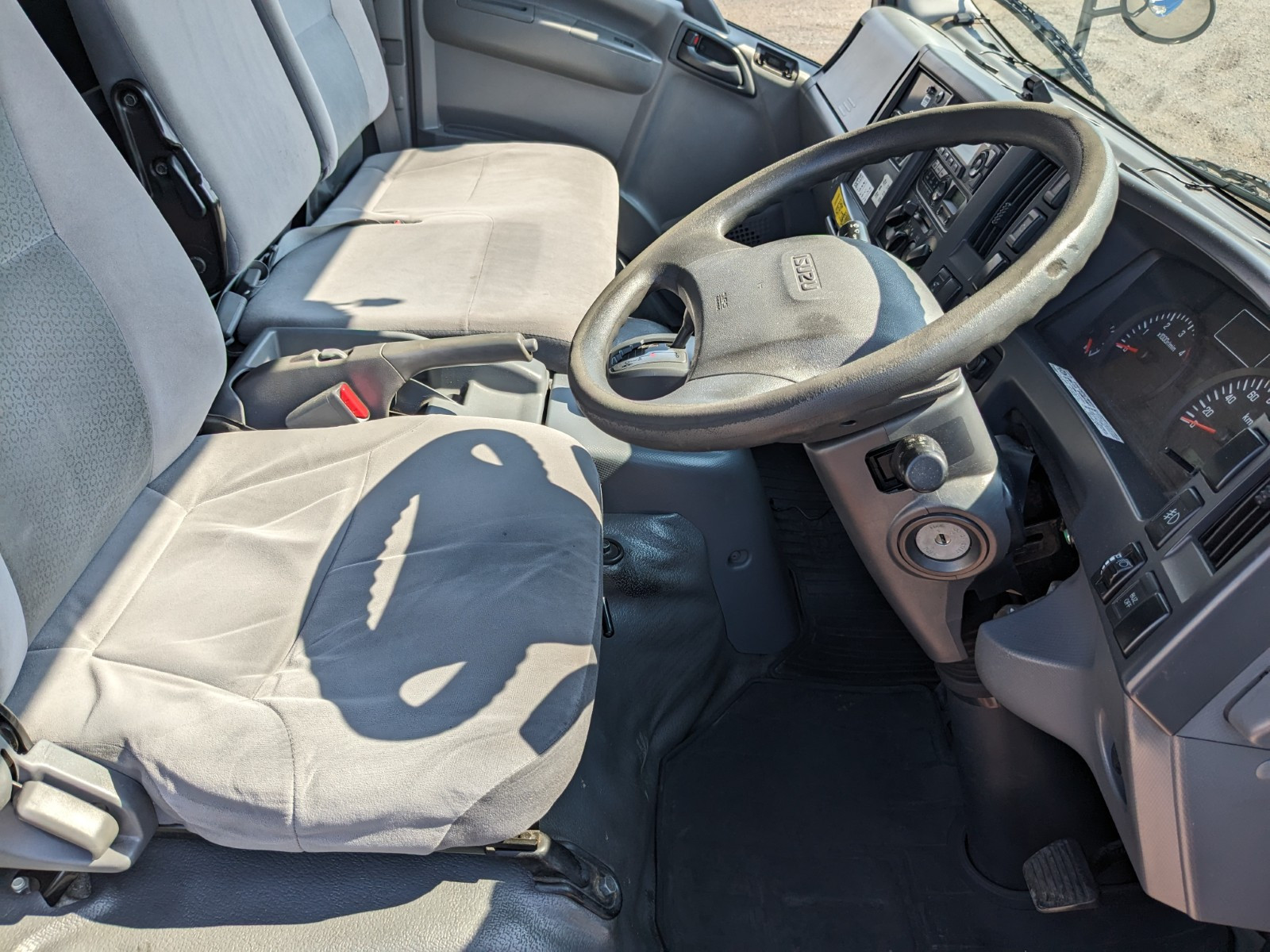 いすゞ エルフ TPG-NPR85AN(2WD)の写真37