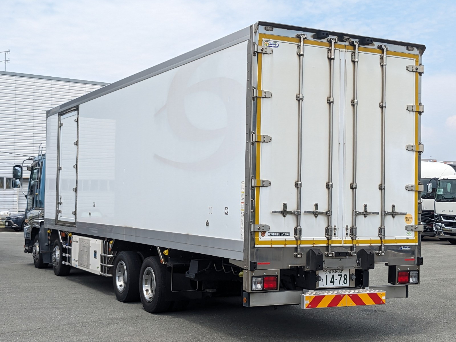 いすゞ ギガ QKG-CYJ77A(8x4)の写真4