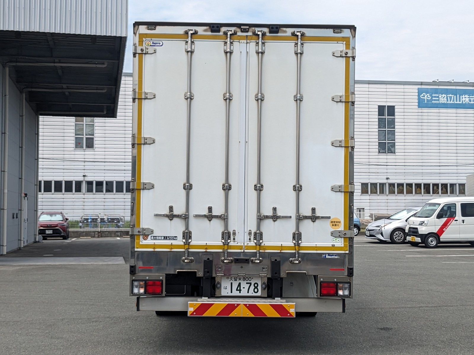 いすゞ ギガ QKG-CYJ77A(8x4)の写真8