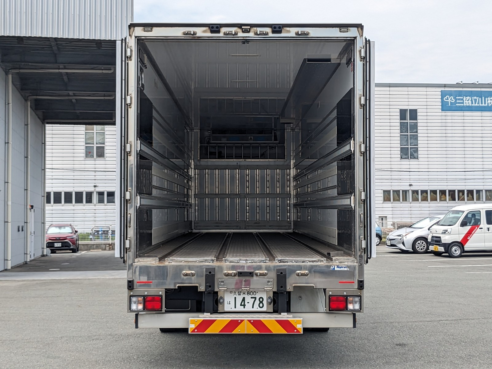 いすゞ ギガ QKG-CYJ77A(8x4)の写真9