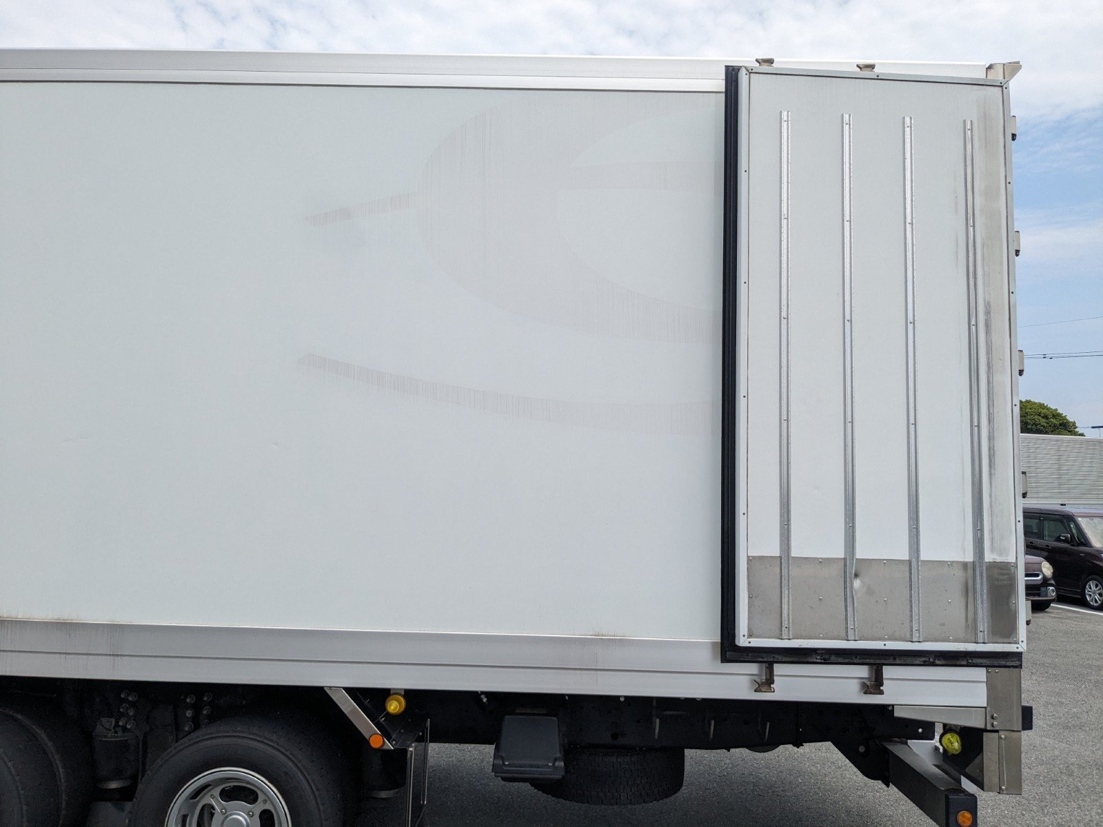 いすゞ ギガ QKG-CYJ77A(8x4)の写真10