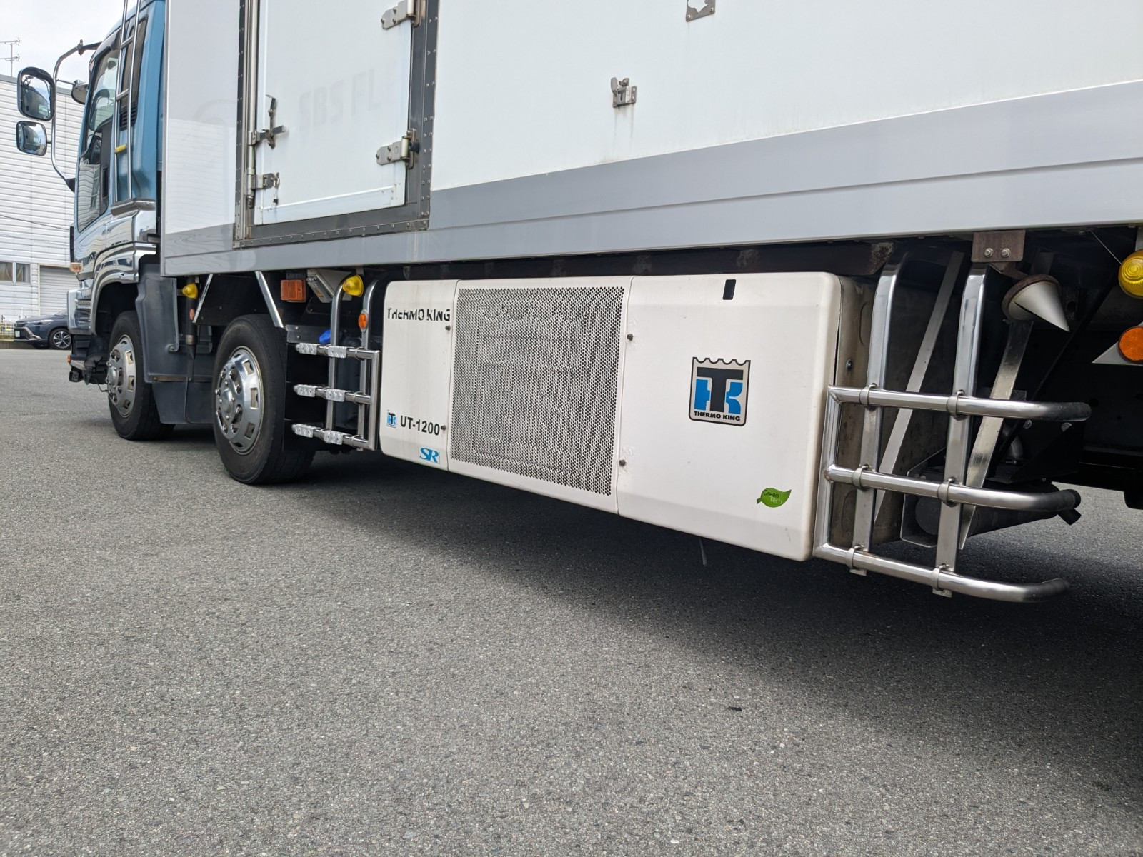 いすゞ ギガ QKG-CYJ77A(8x4)の写真14