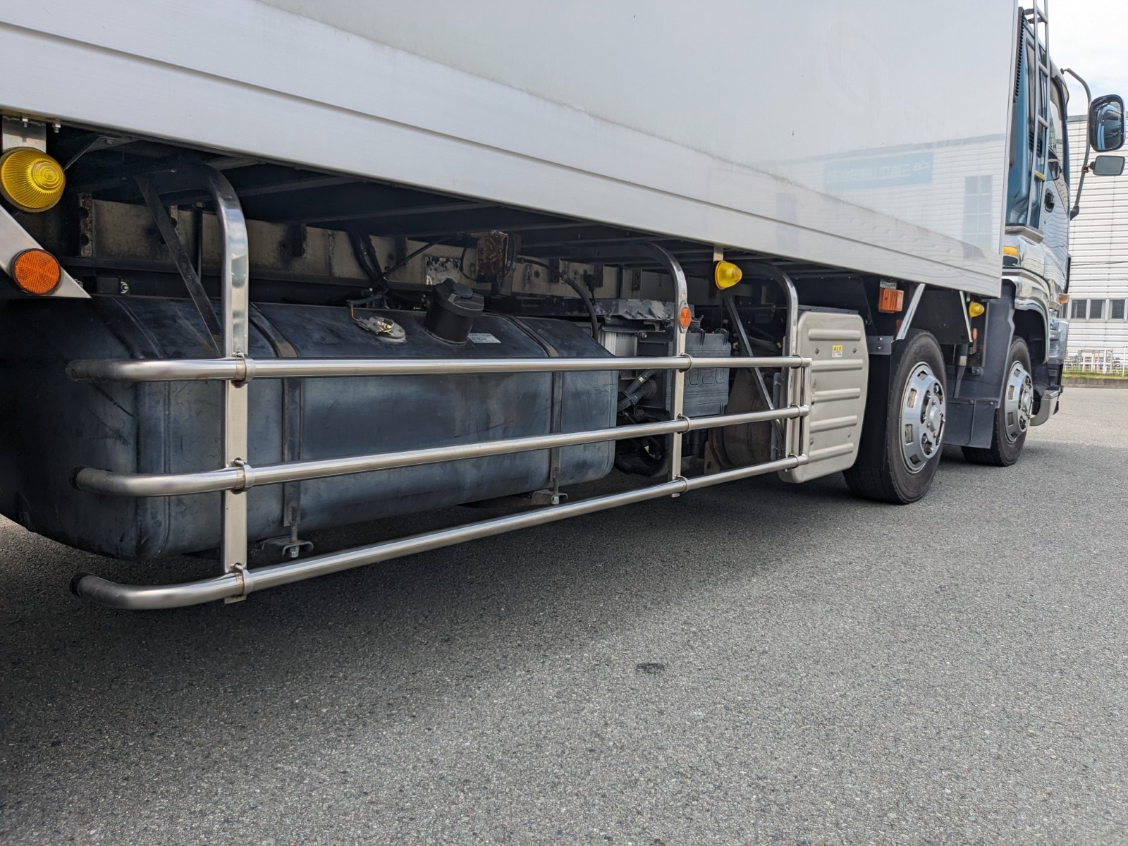 いすゞ ギガ QKG-CYJ77A(8x4)の写真18