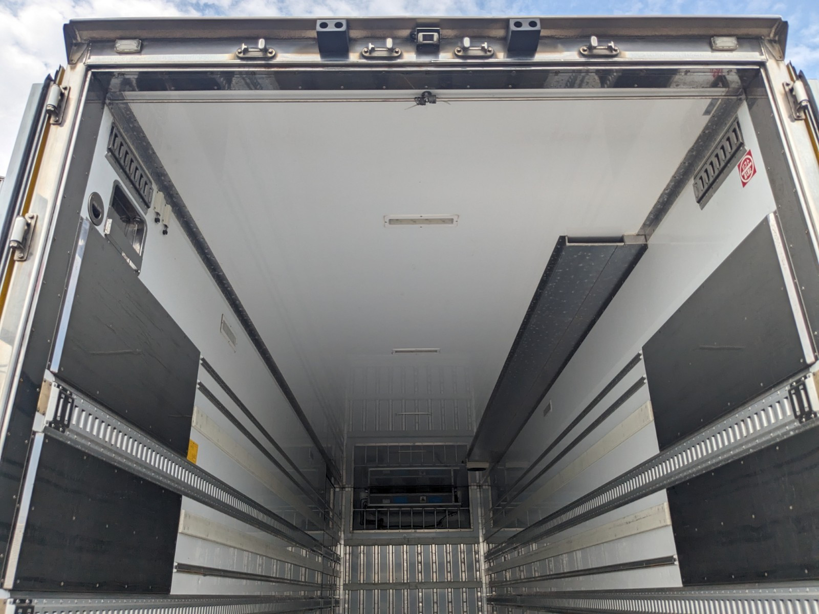 いすゞ ギガ QKG-CYJ77A(8x4)の写真22