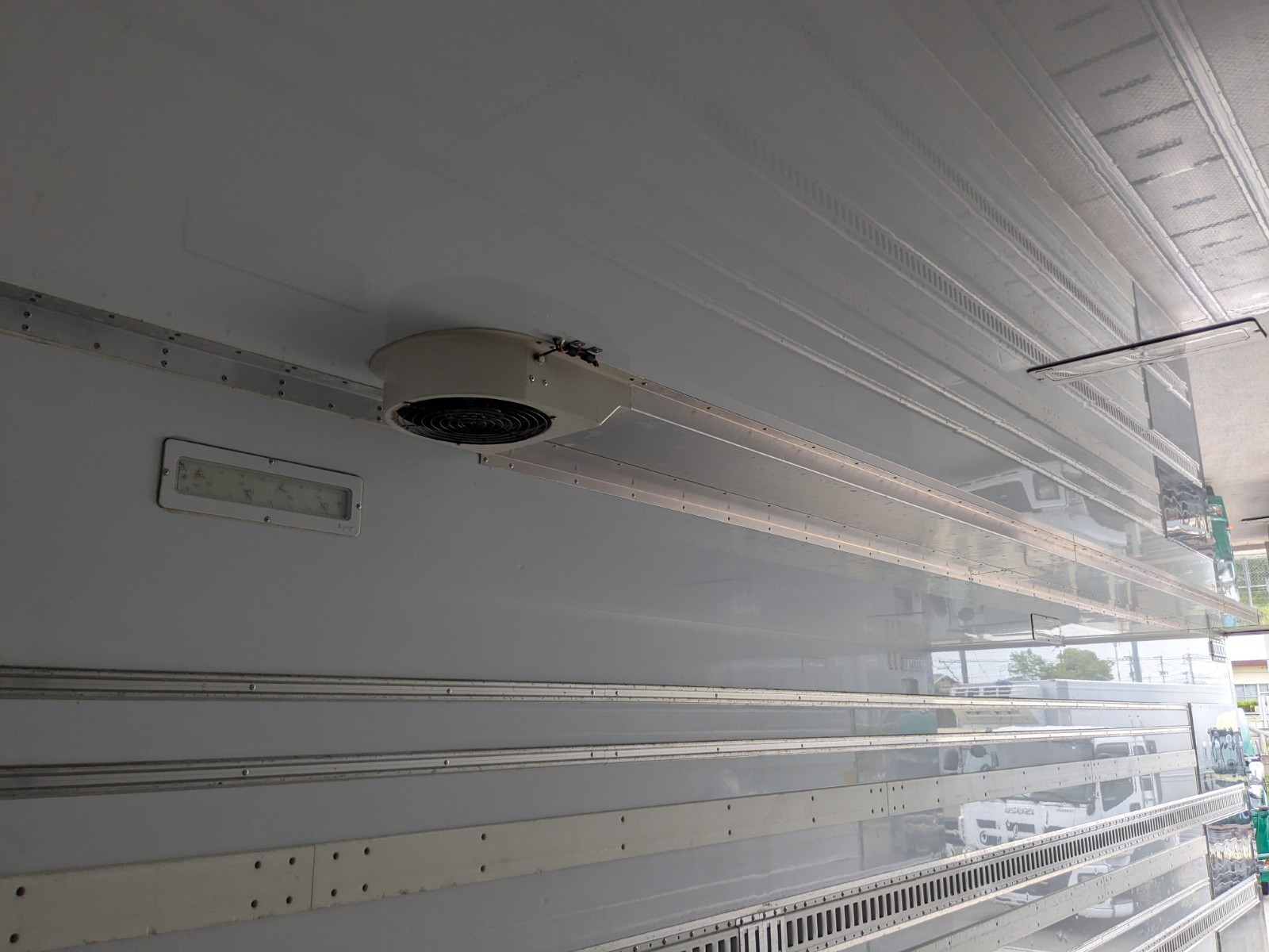 いすゞ ギガ QKG-CYJ77A(8x4)の写真28