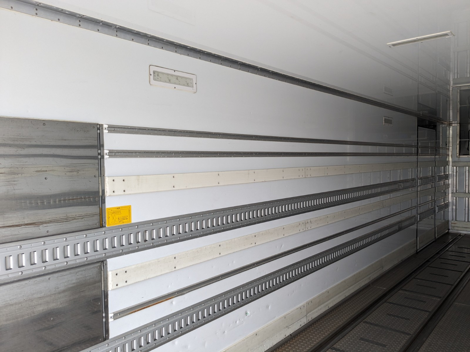 いすゞ ギガ QKG-CYJ77A(8x4)の写真30