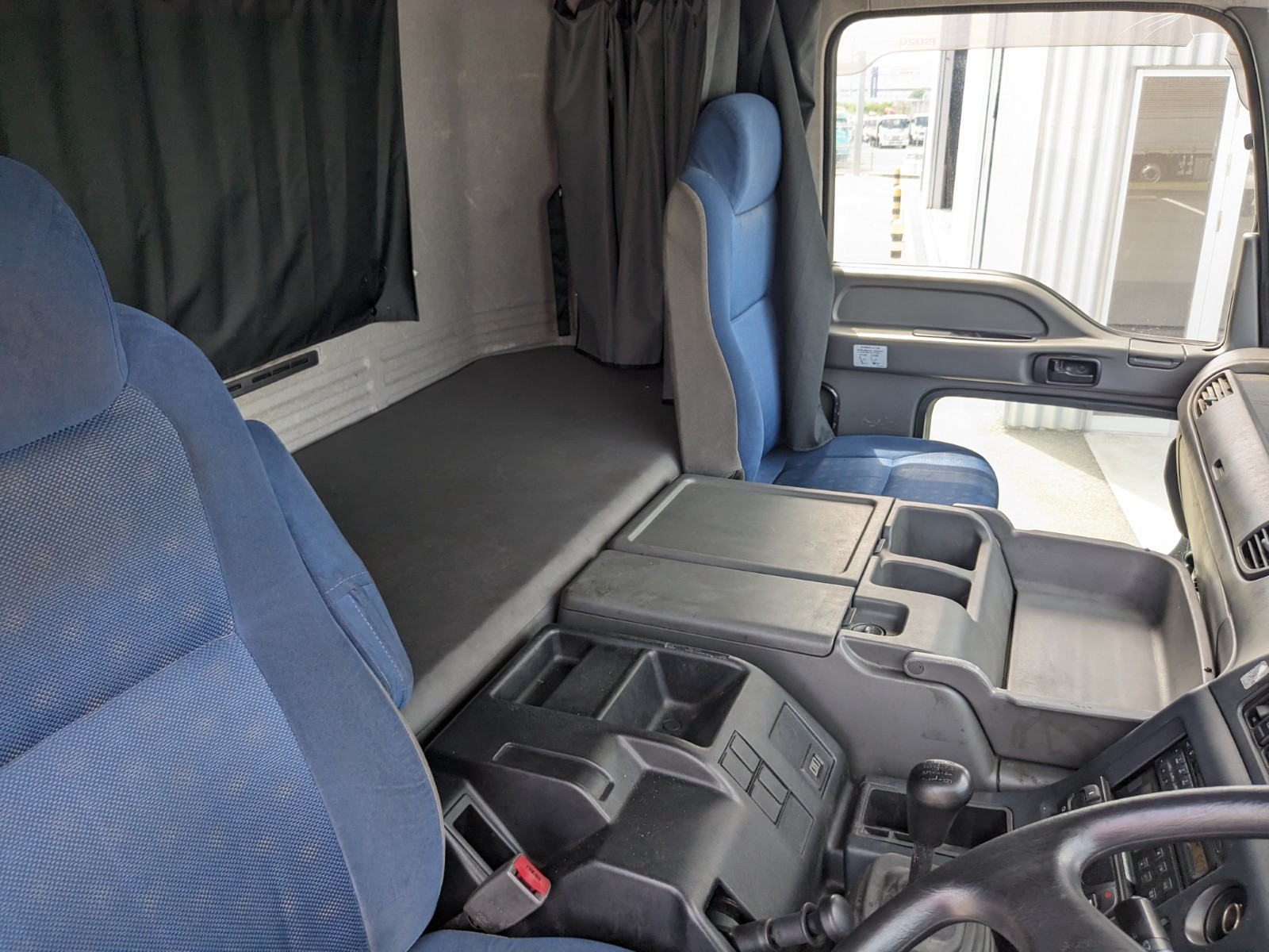 いすゞ ギガ QKG-CYJ77A(8x4)の写真35