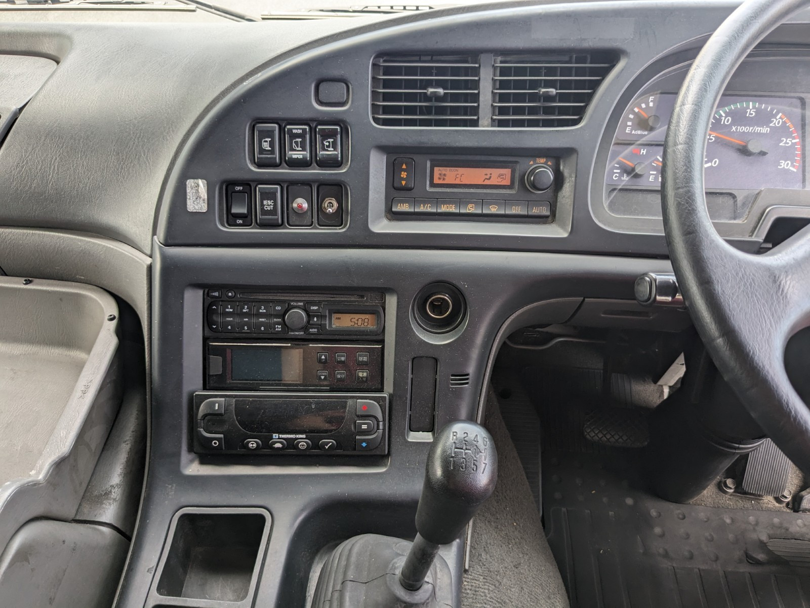 いすゞ ギガ QKG-CYJ77A(8x4)の写真36