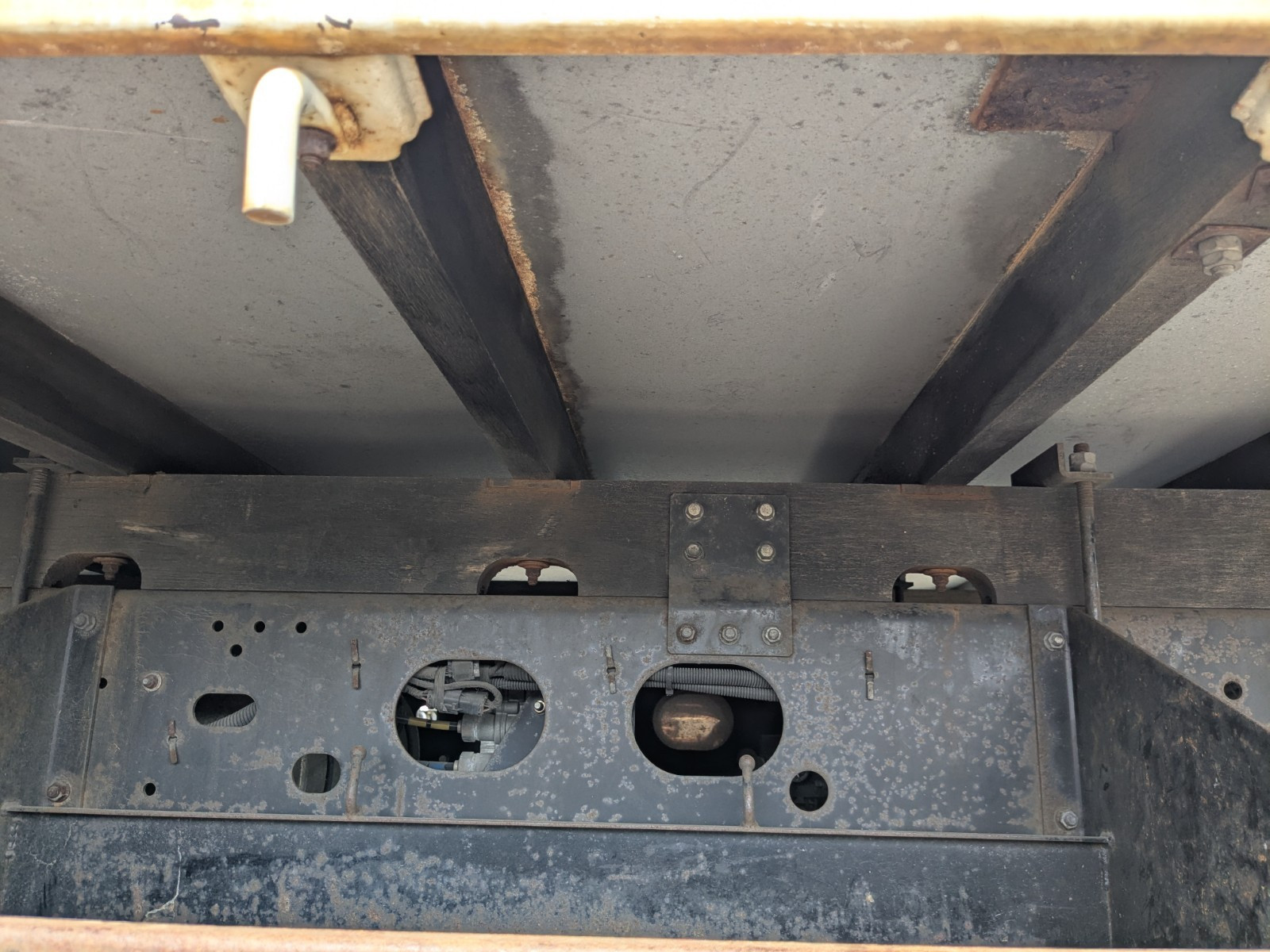 いすゞ フォワード TKG-FRR90T2(2WD)の写真19