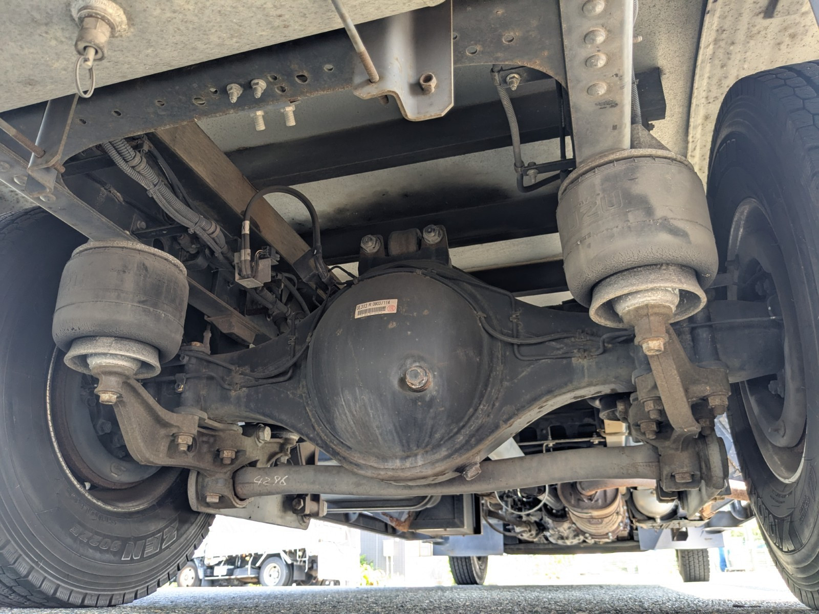 いすゞ フォワード TKG-FRR90T2(2WD)の写真31