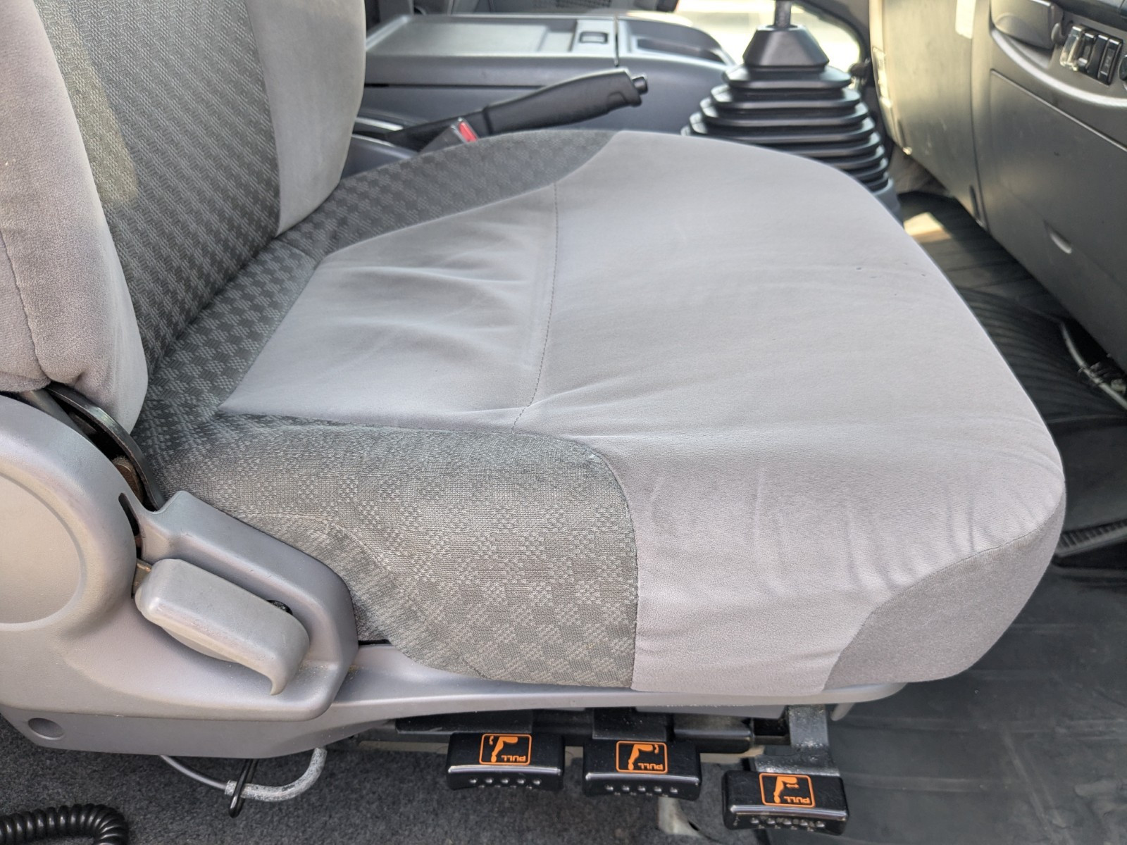 いすゞ フォワード TKG-FRR90T2(2WD)の写真39