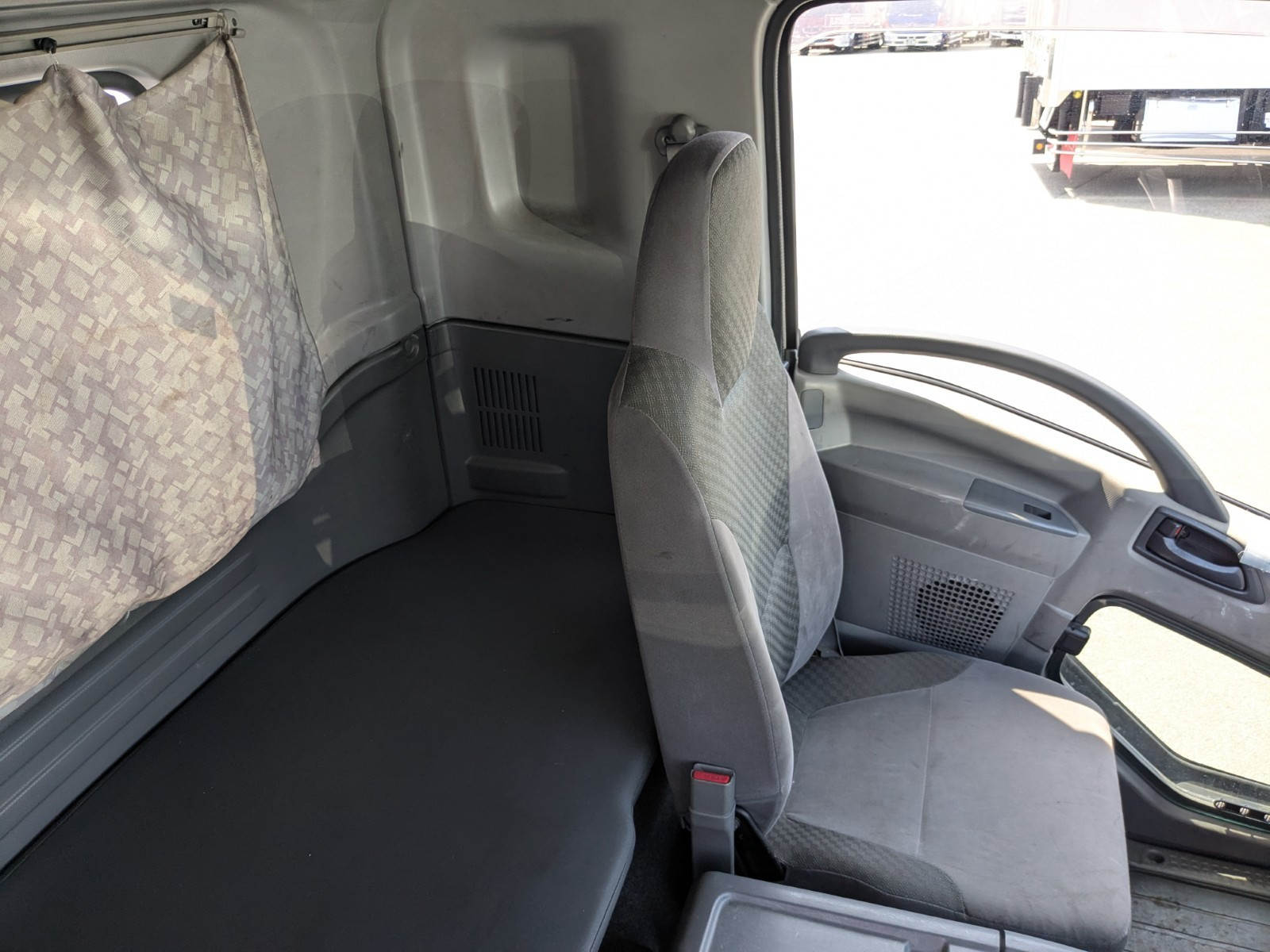 いすゞ フォワード TKG-FRR90T2(2WD)の写真41